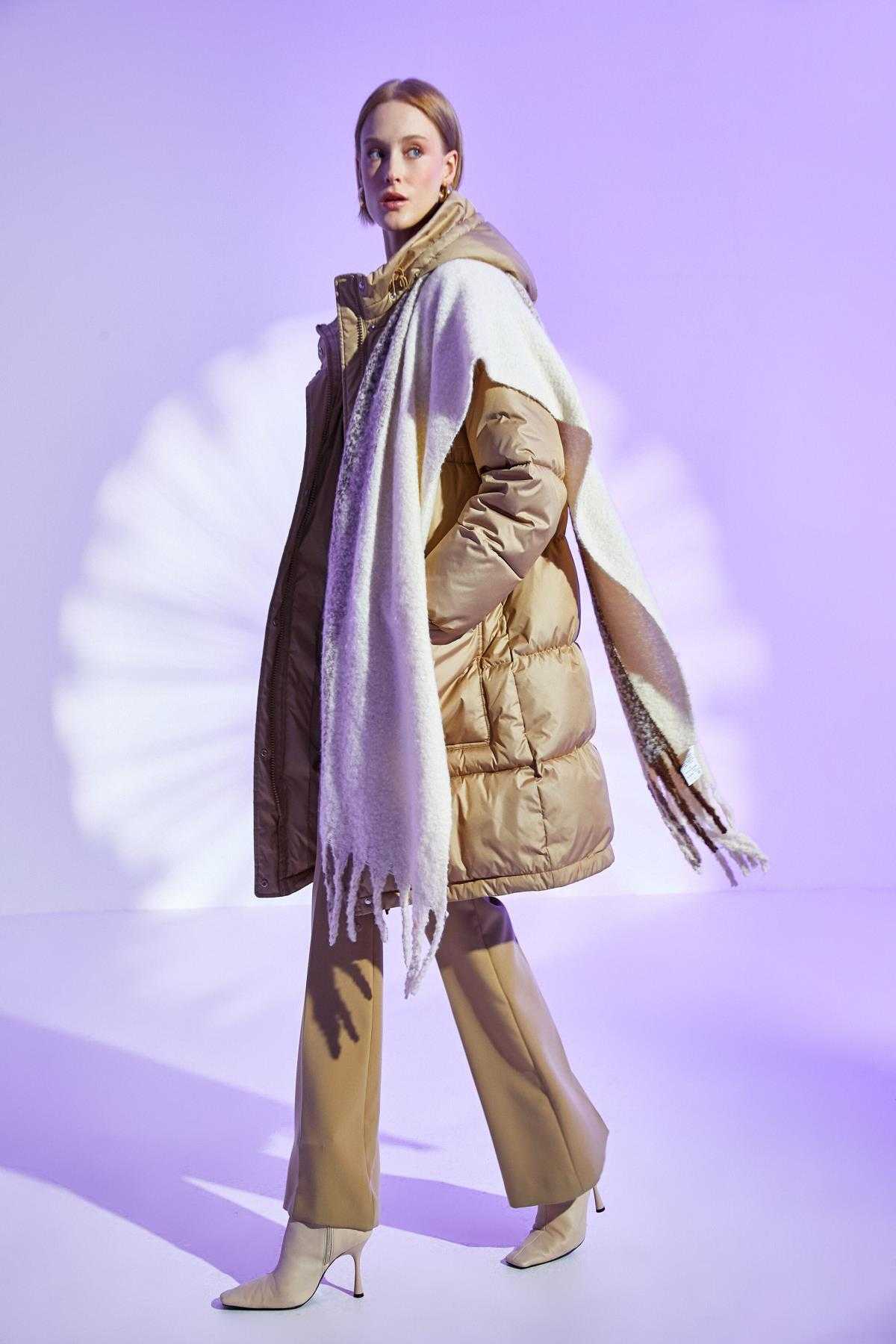 ژاکت پفی کلاهدار با جیب