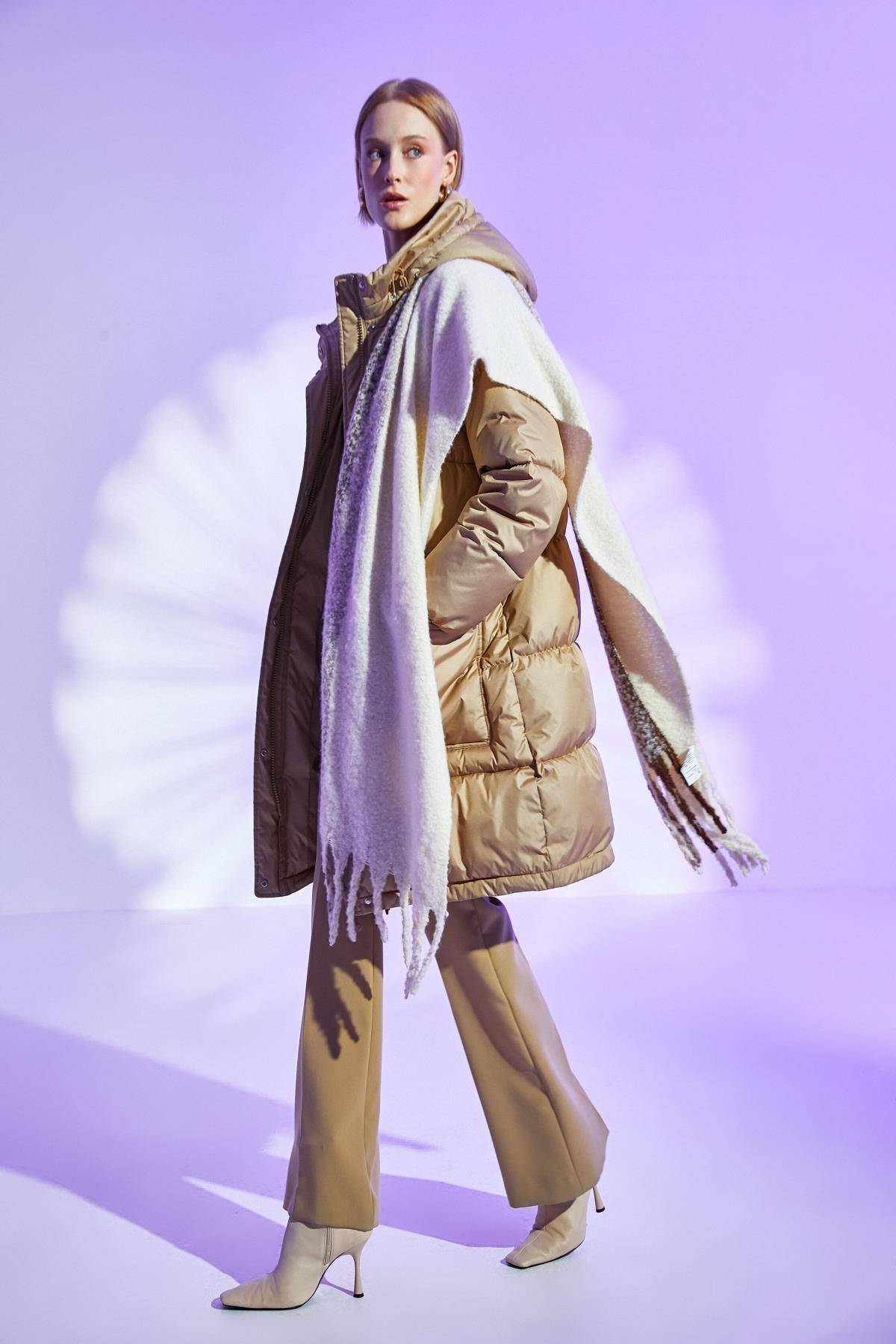 ژاکت پفی کلاهدار با جیب