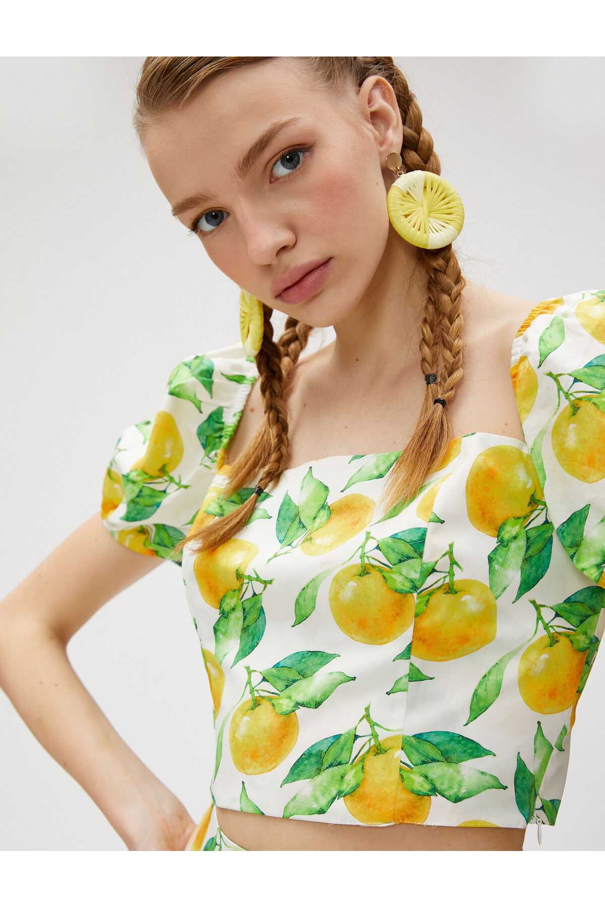 بلوز کوتاه آستین بادکنکی یقه مربعی چاپ شده نخی