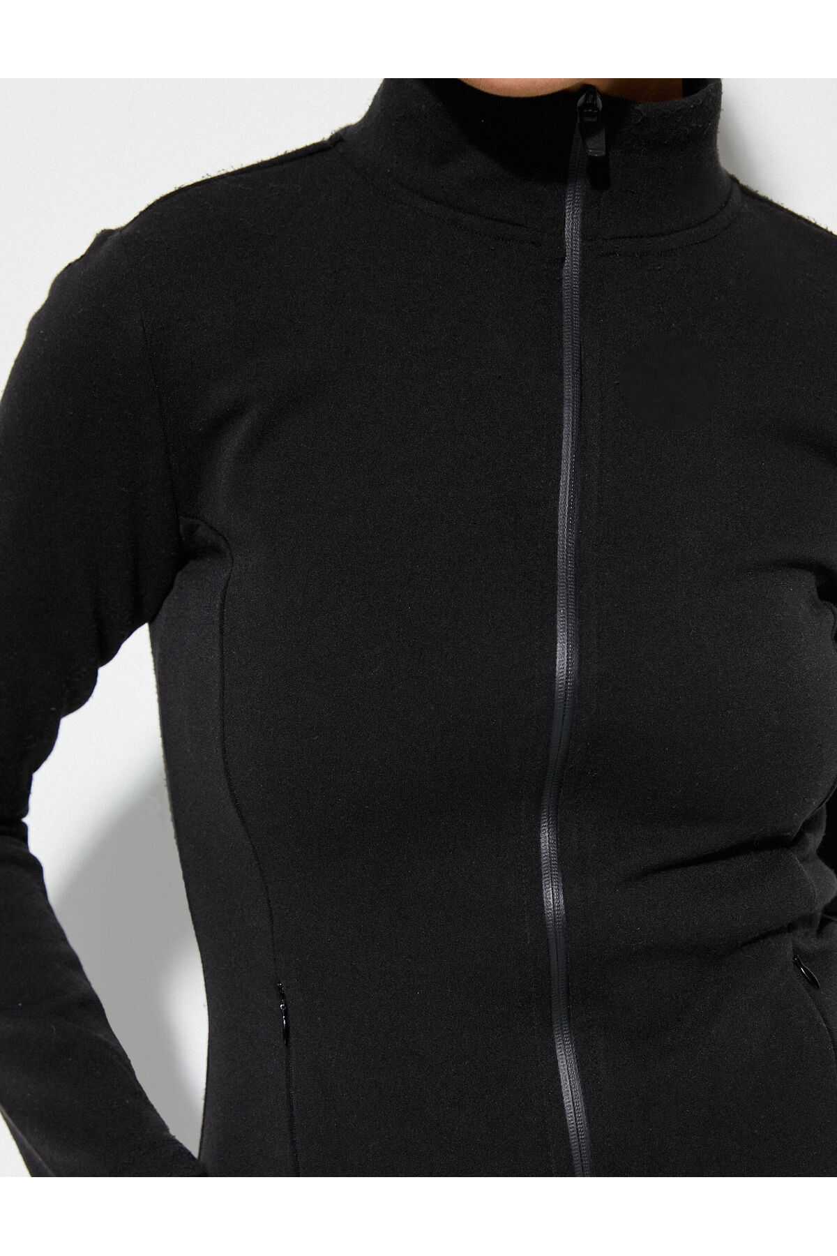 ژاکت پشمی با یقه پایه جیبی زیپی