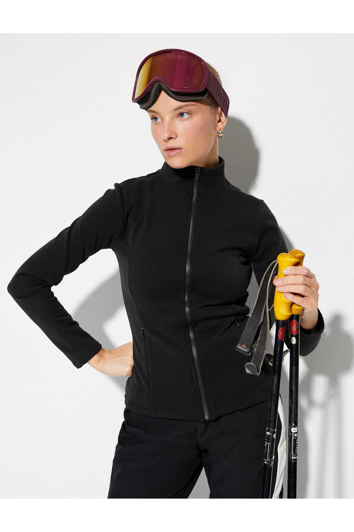 ژاکت پشمی با یقه پایه جیبی زیپی