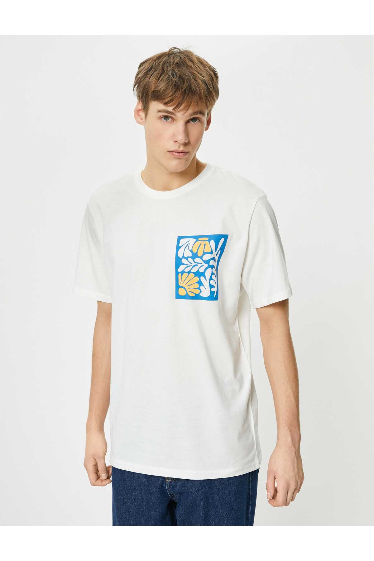 تیشرت آستین کوتاه یقه نخی چاپ شده