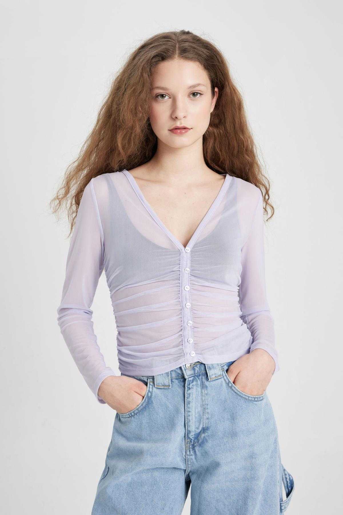 بلوز آستین بلند یقه V