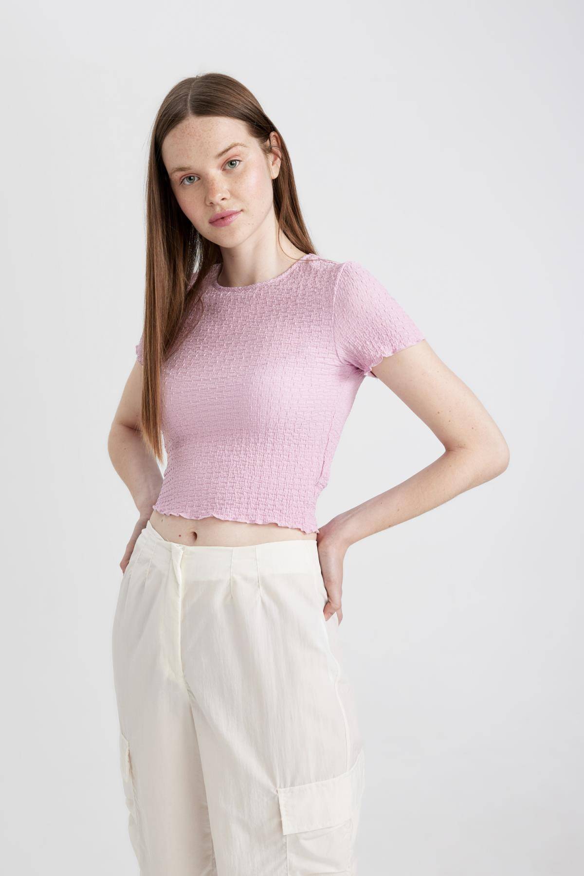 تیشرت آستین کوتاه یقه خدمه