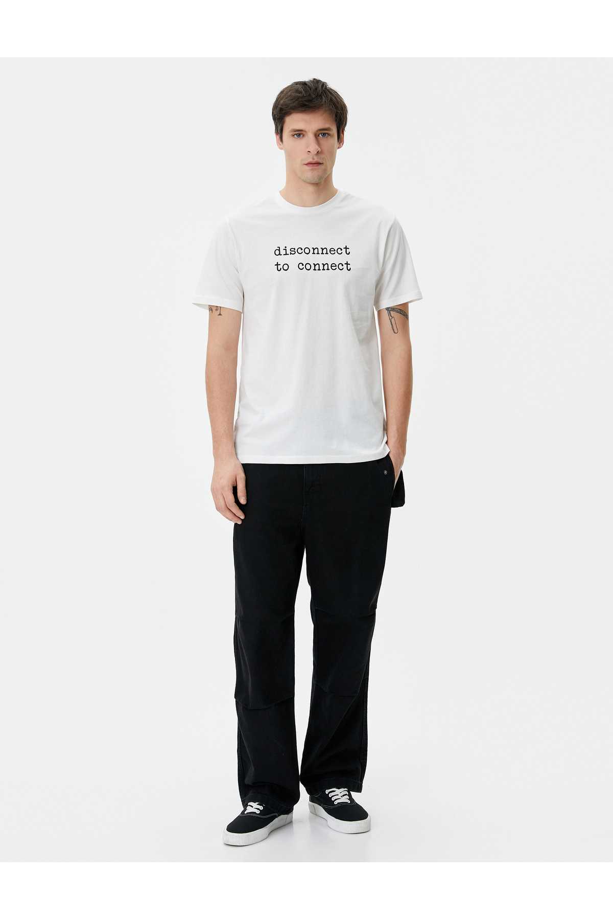 تیشرت چاپی شعار اسلیم فیت یقه کوتاه آستین کوتاه