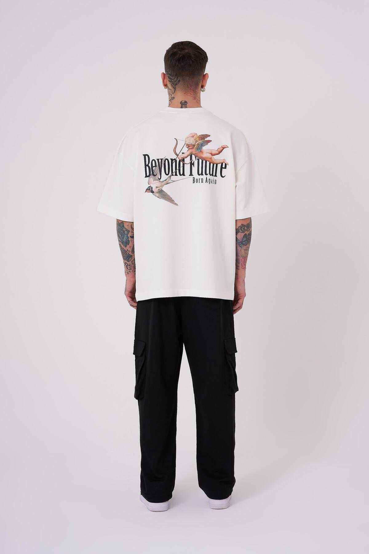 تیشرت مردانه خاکستری با چاپ فراتر از آینده