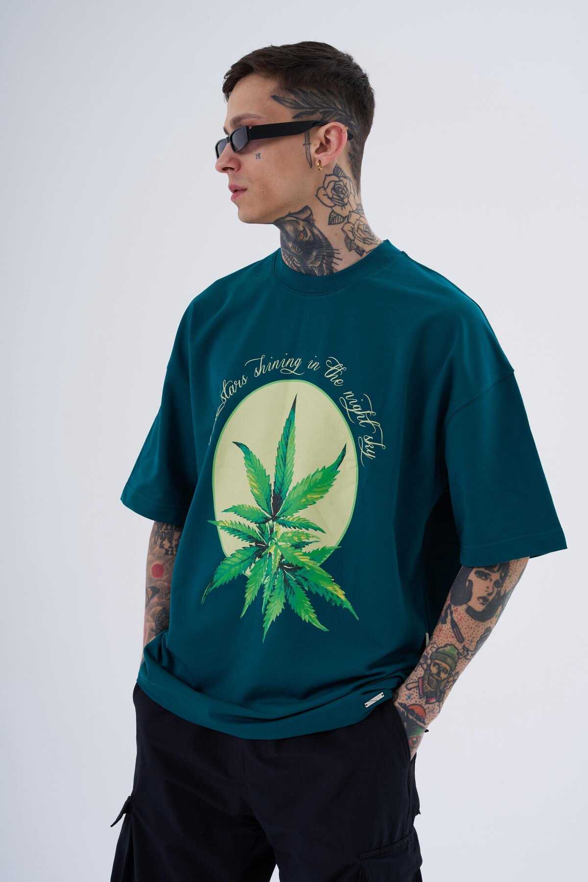 تیشرت مردانه بنفش با چاپ گیاهی