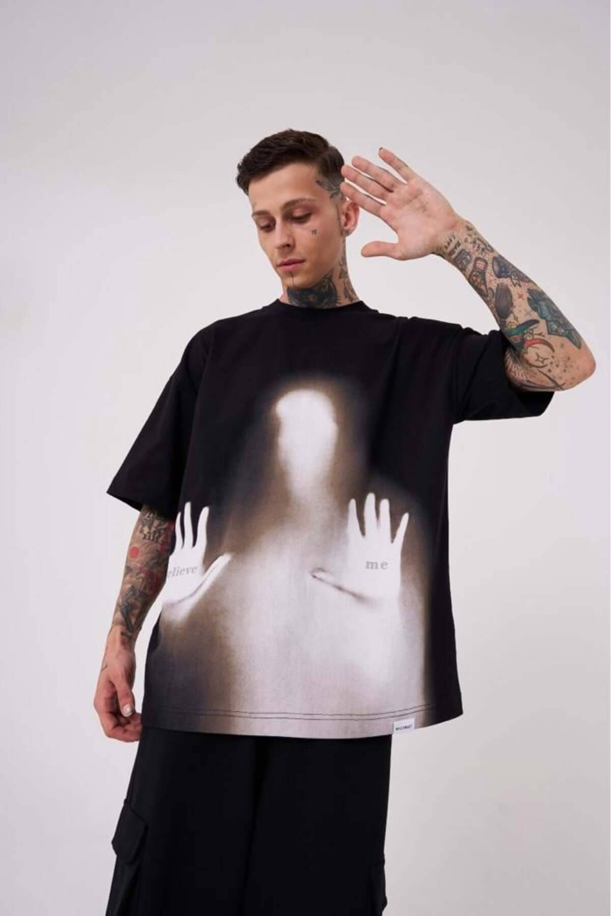 تیشرت مردانه به رنگ سبز روشن چاپ شده به نام Believe Me