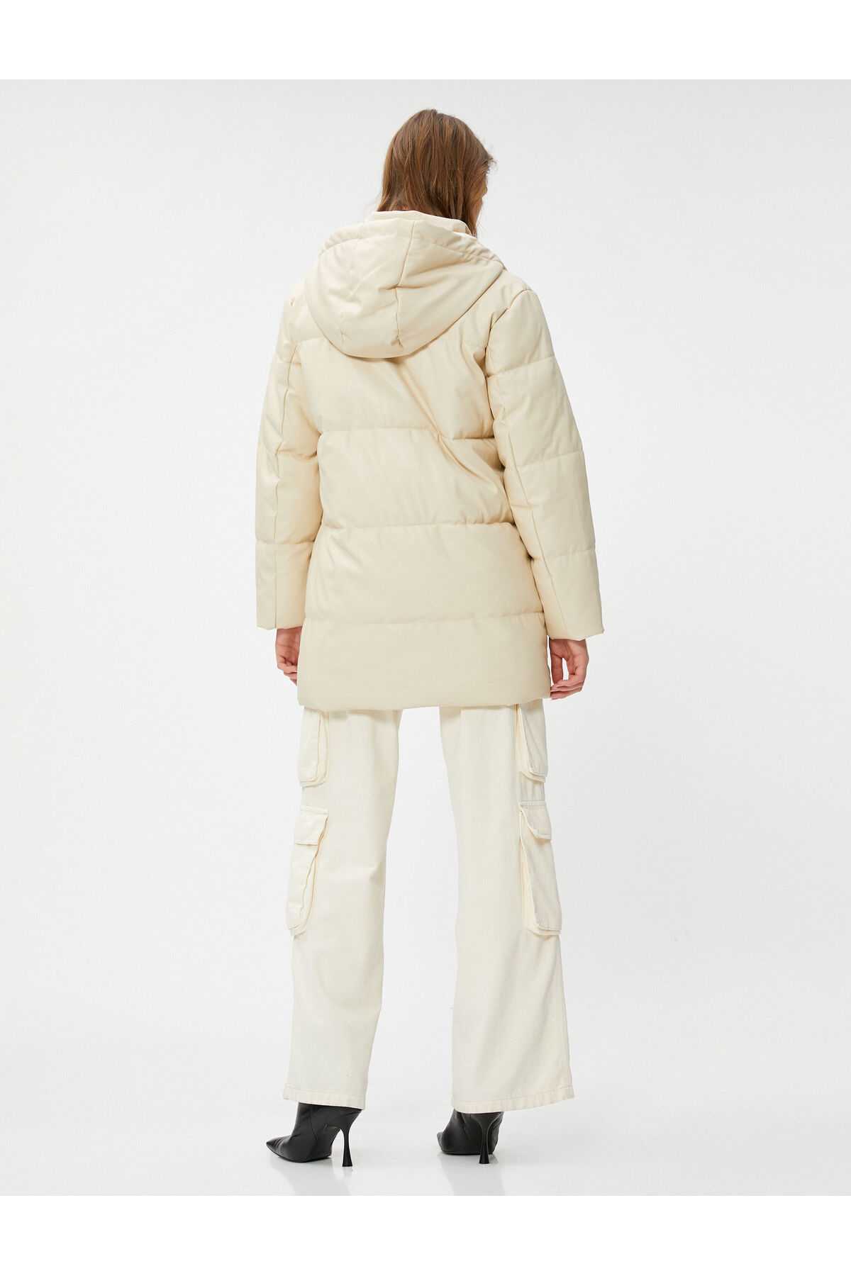 ژاکت پفی قد میدی جیبی کلاهدار