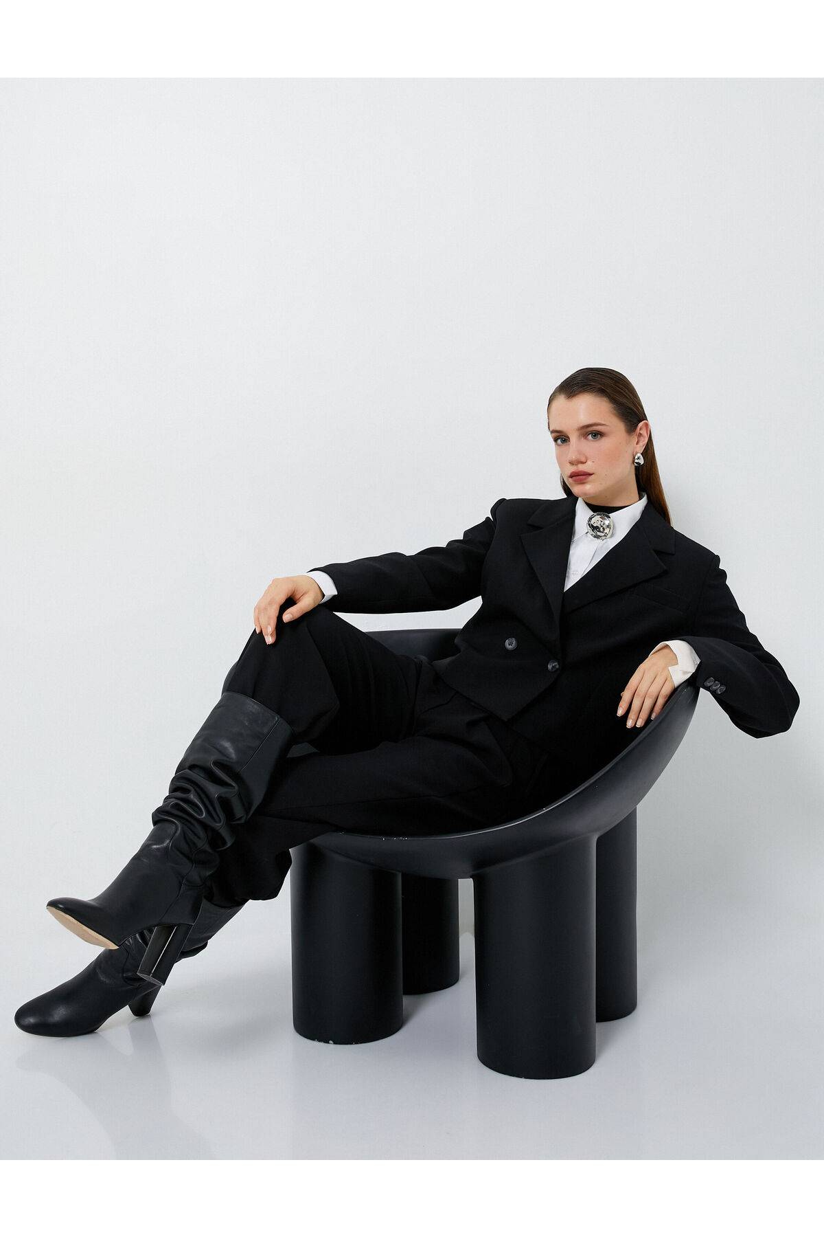 کت بلیزر دو سینه دکمه دار با جیب