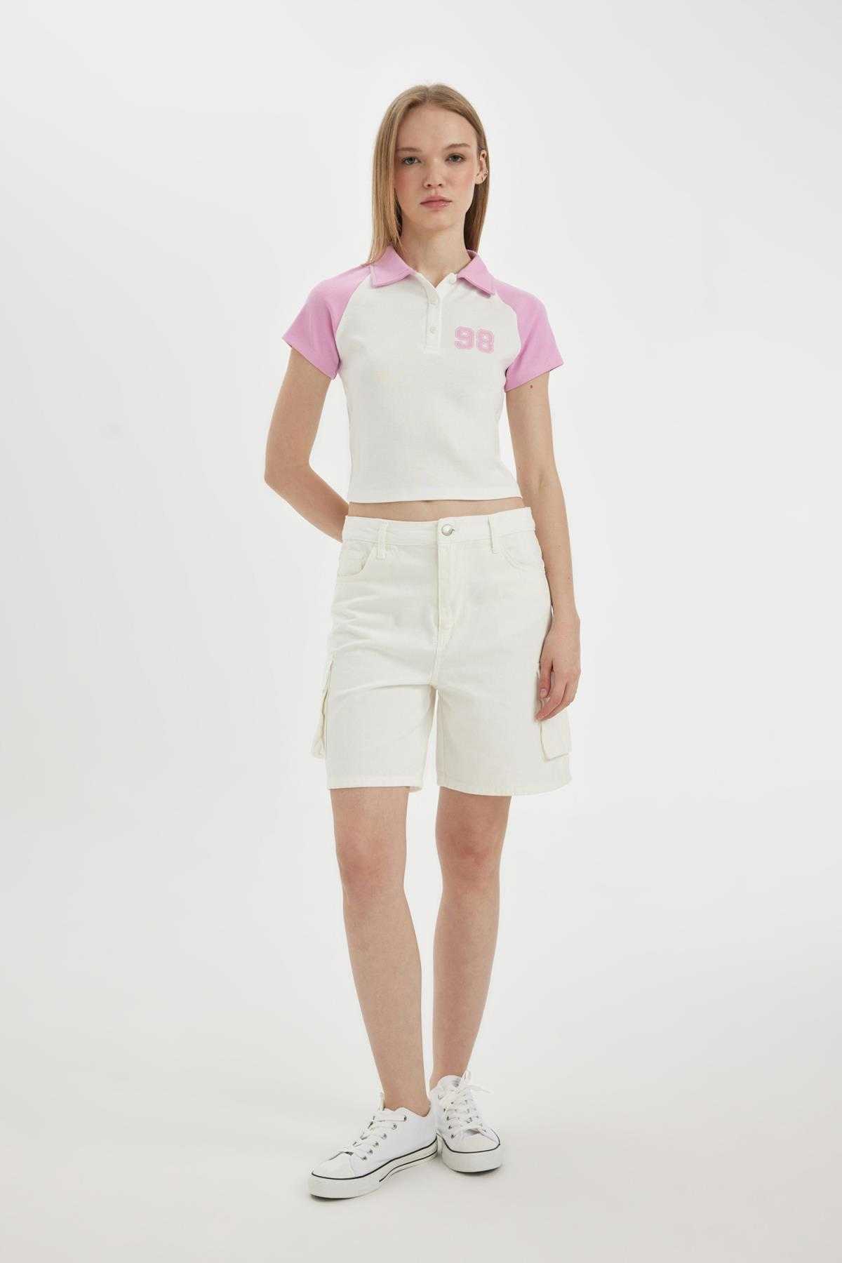 تیشرت آستین کوتاه طرح دار با شعار