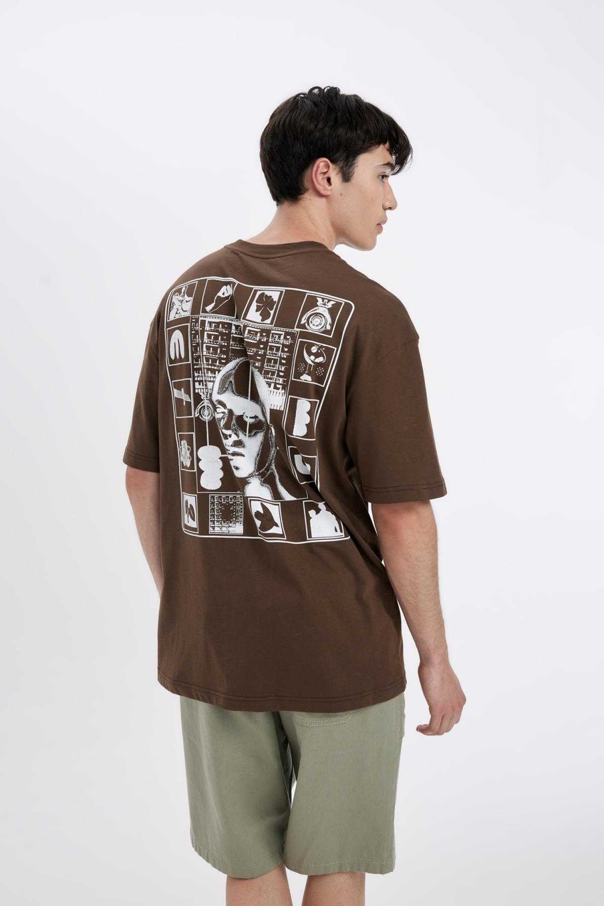 تیشرت آستین کوتاه چاپ شده یقه پشتی Comfort Fit