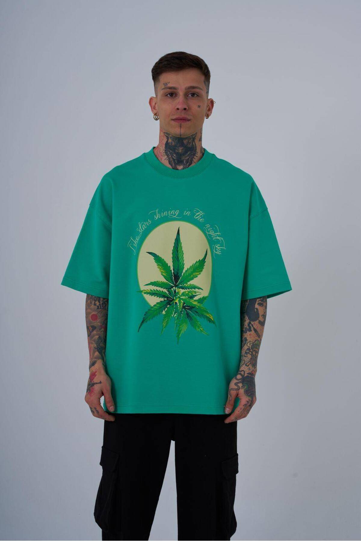 تیشرت مردانه بنفش با چاپ گیاهی