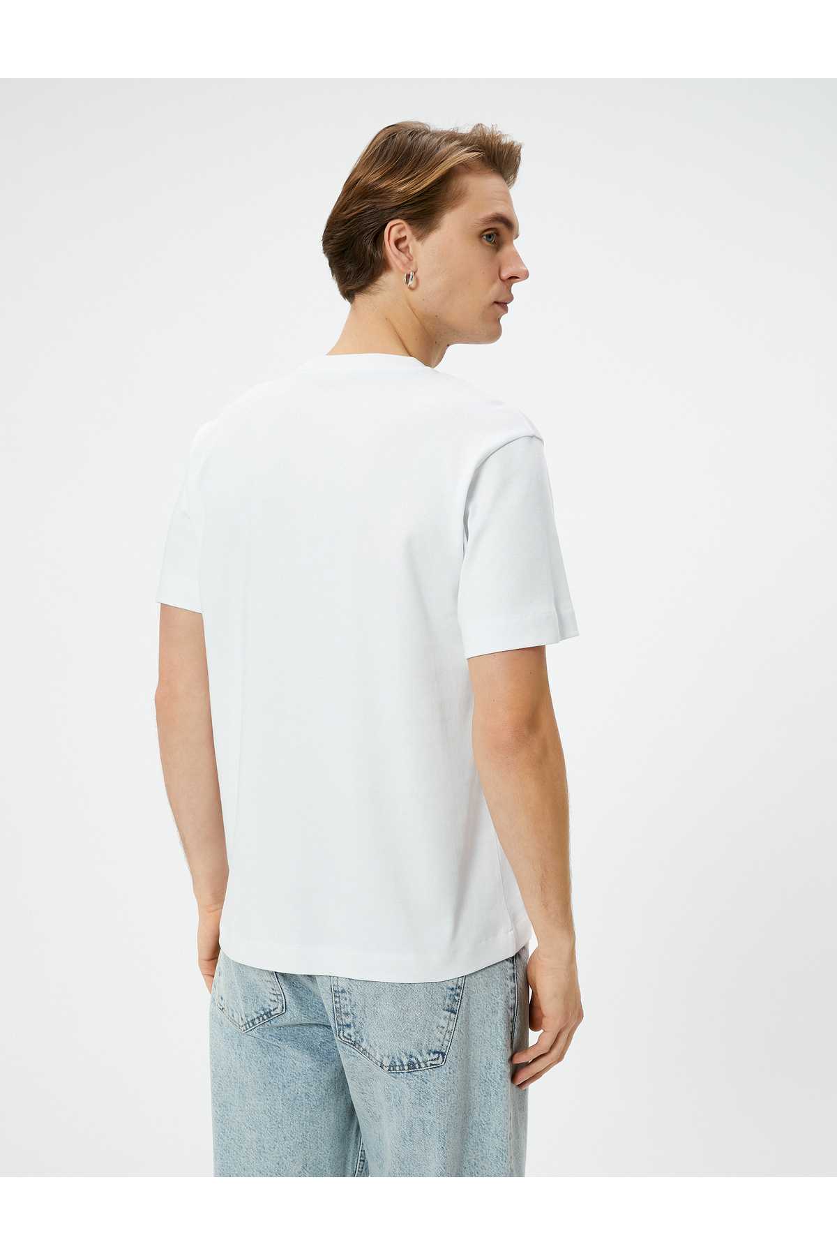 پایه تیشرت جیبی با یقه خدمه آستین کوتاه