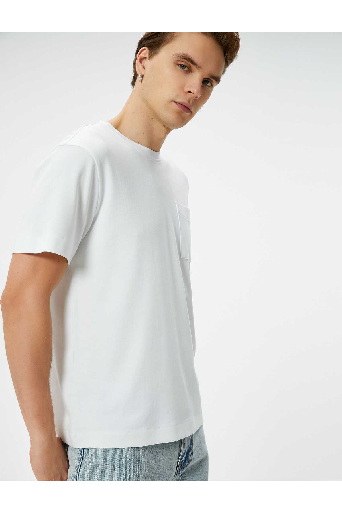 پایه تیشرت جیبی با یقه خدمه آستین کوتاه