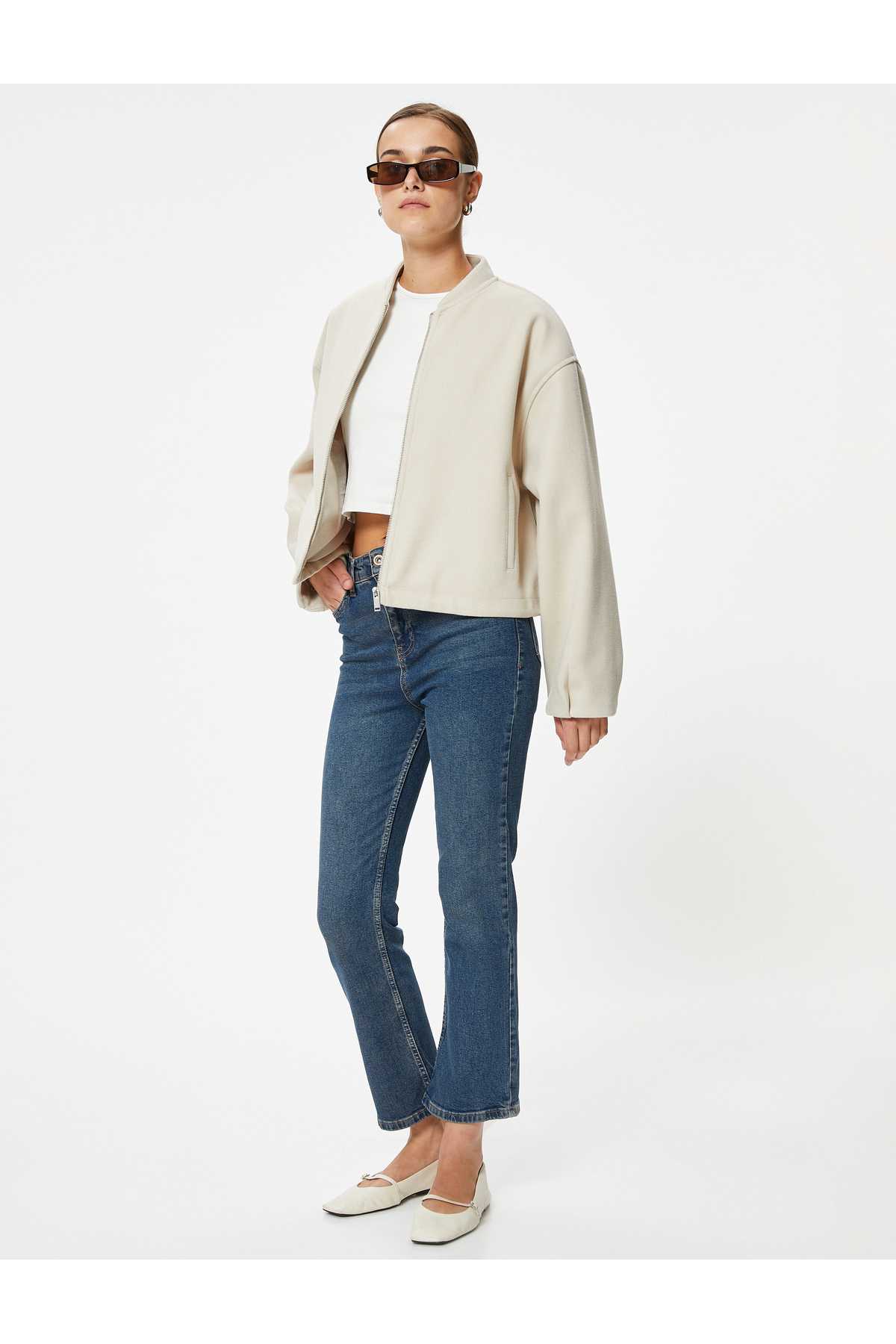 شلوار جین گشاد برش باریک با کمر استاندارد