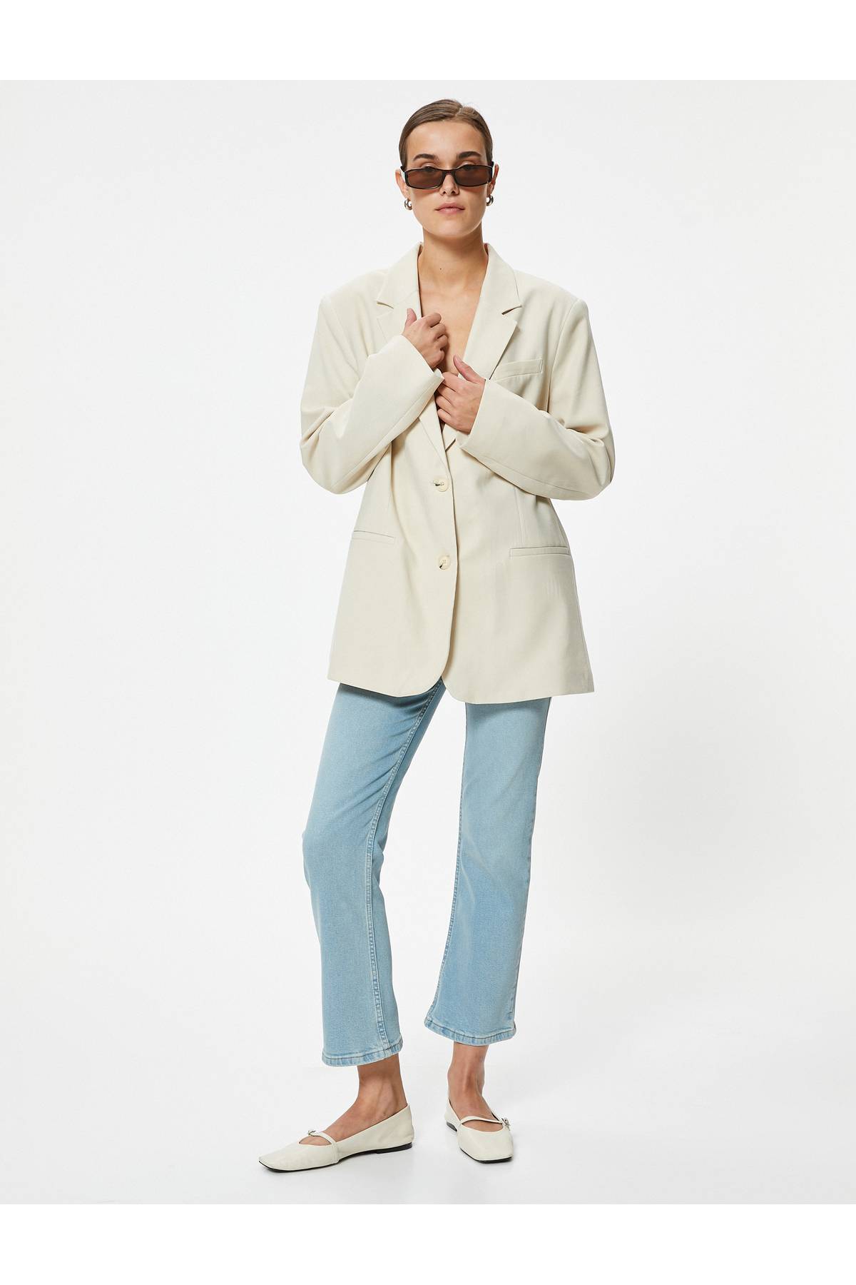 شلوار جین گشاد برش باریک با کمر استاندارد