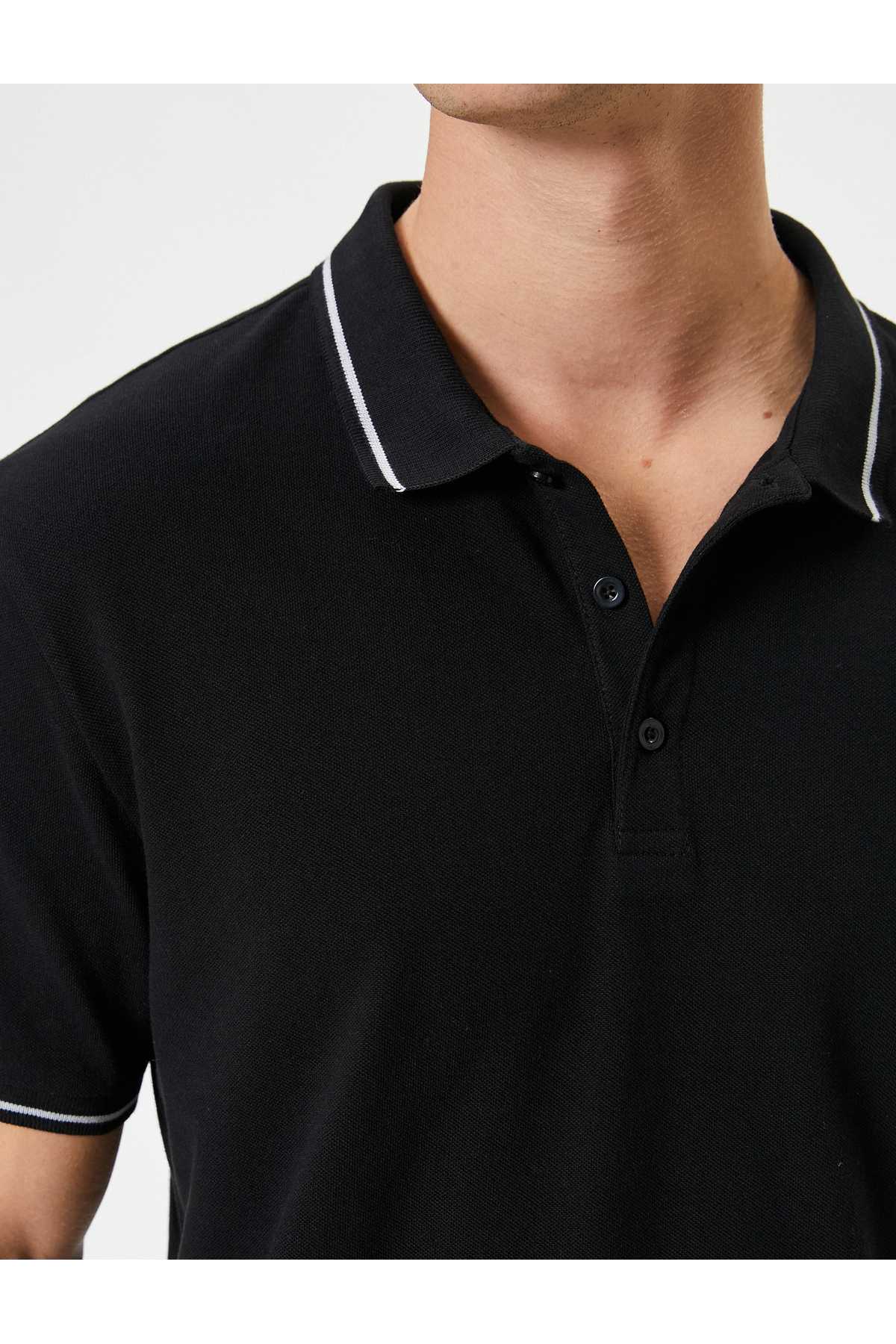 تیشرت پولو با آستین کوتاه با جزئیات نخی