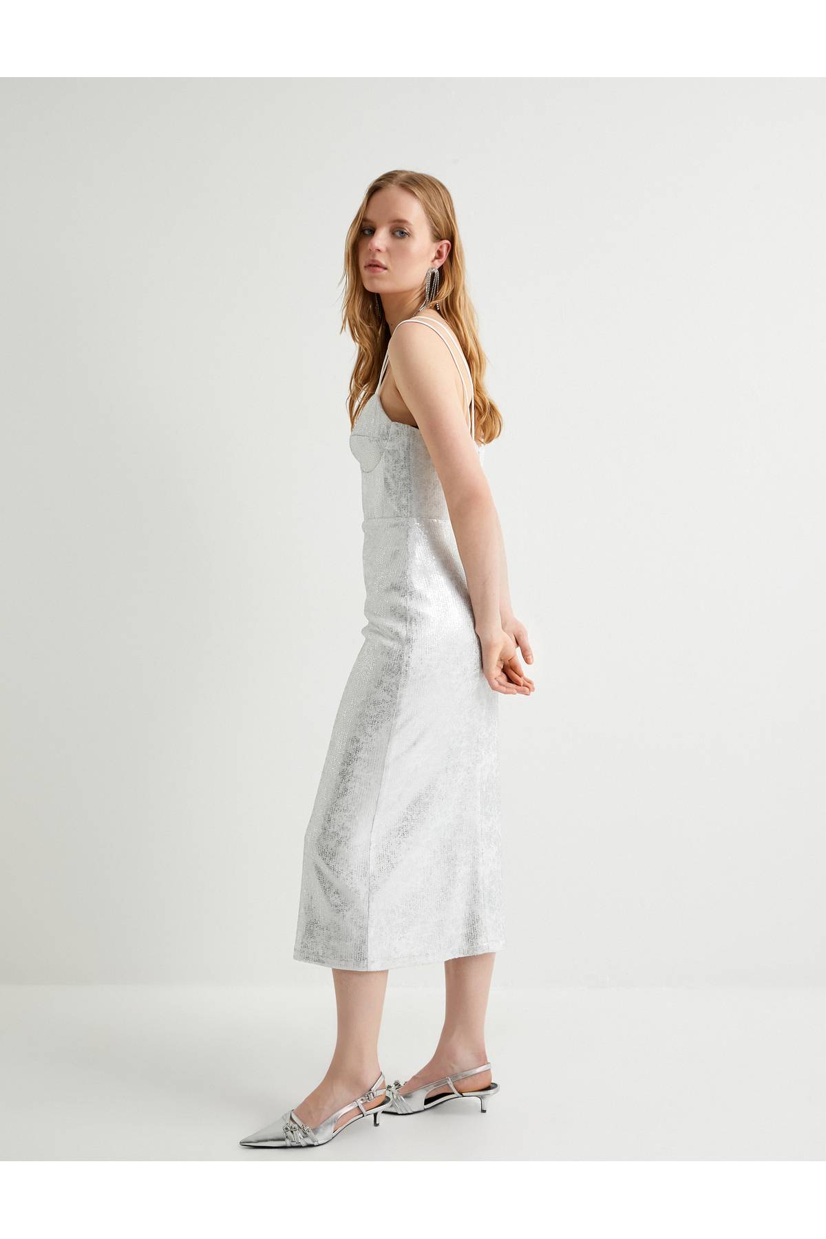 مدل لباس مجلسی عروس یقه دلبر با فویل متالیک چاپ شده