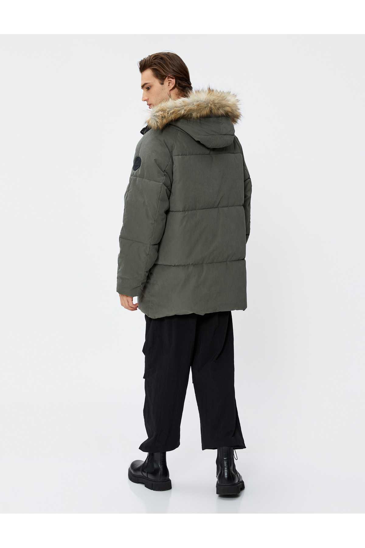 جیب زیپ دار ژاکت پف دار با جزئیات خز مصنوعی