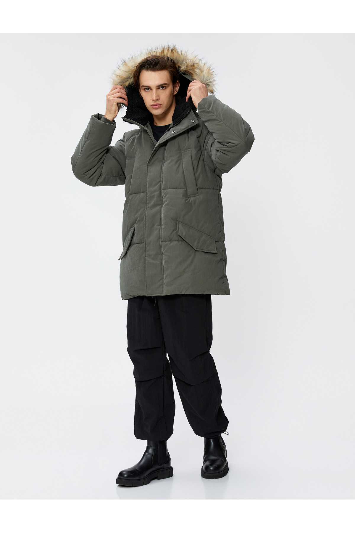 جیب زیپ دار ژاکت پف دار با جزئیات خز مصنوعی