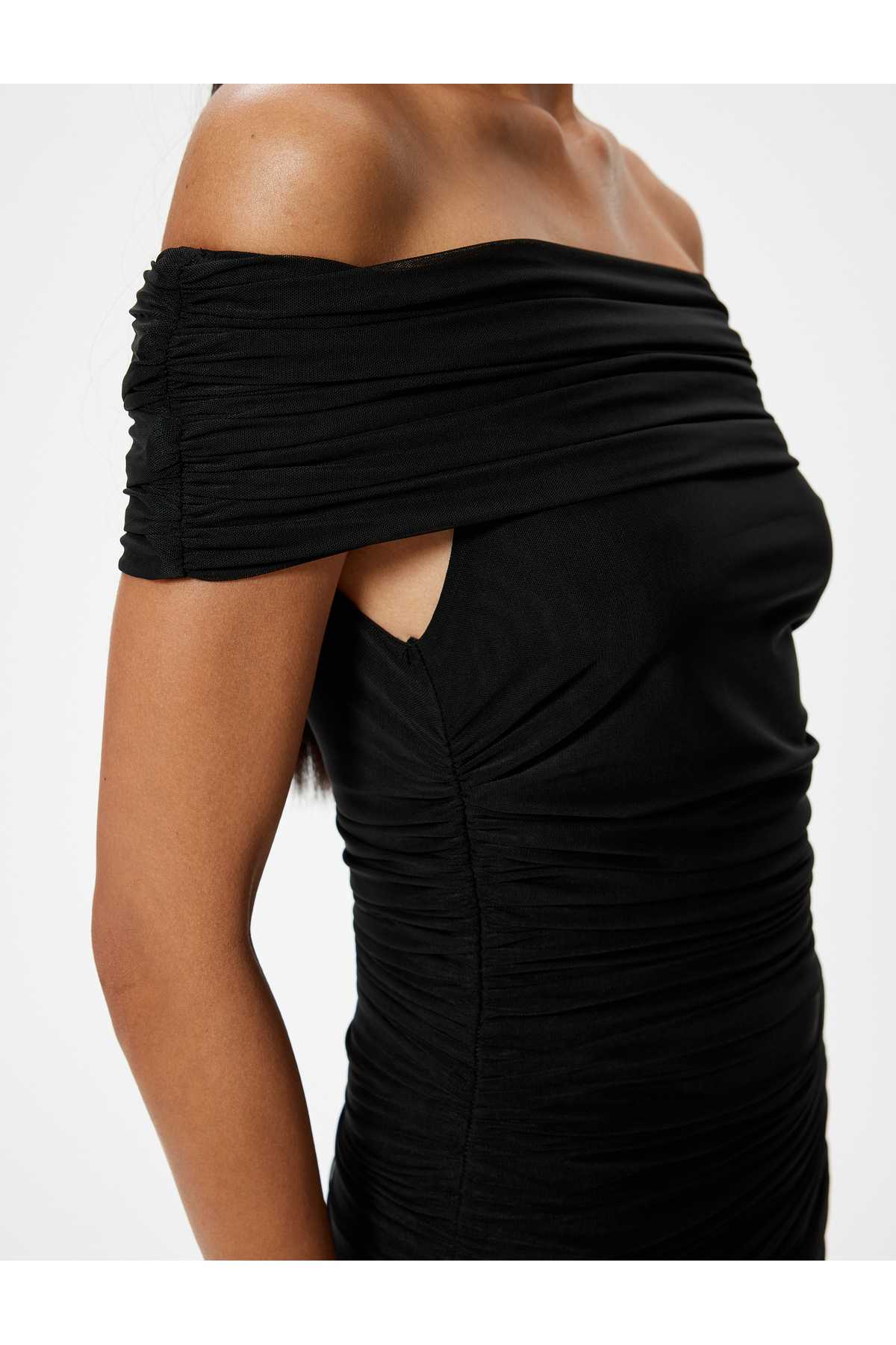 لباس شب مینی با یقه مدونا باریک