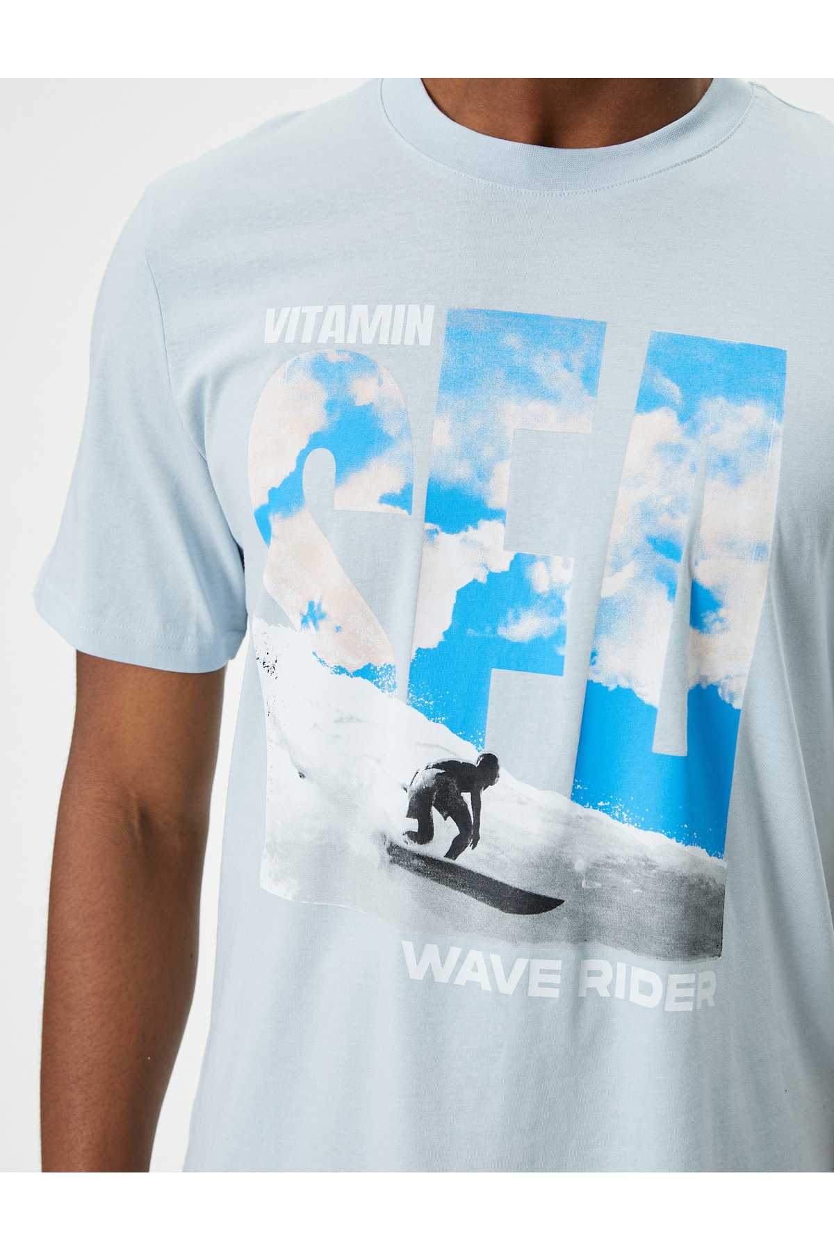 تیشرت یقه کوتاه نخی با چاپ شعار