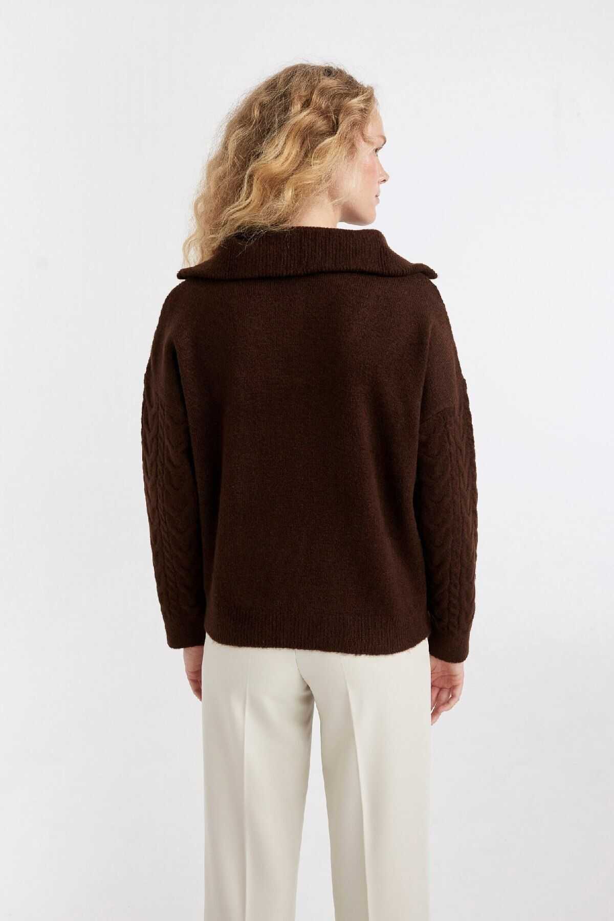 ژاکت یقه زیپی فیت سایز بزرگ