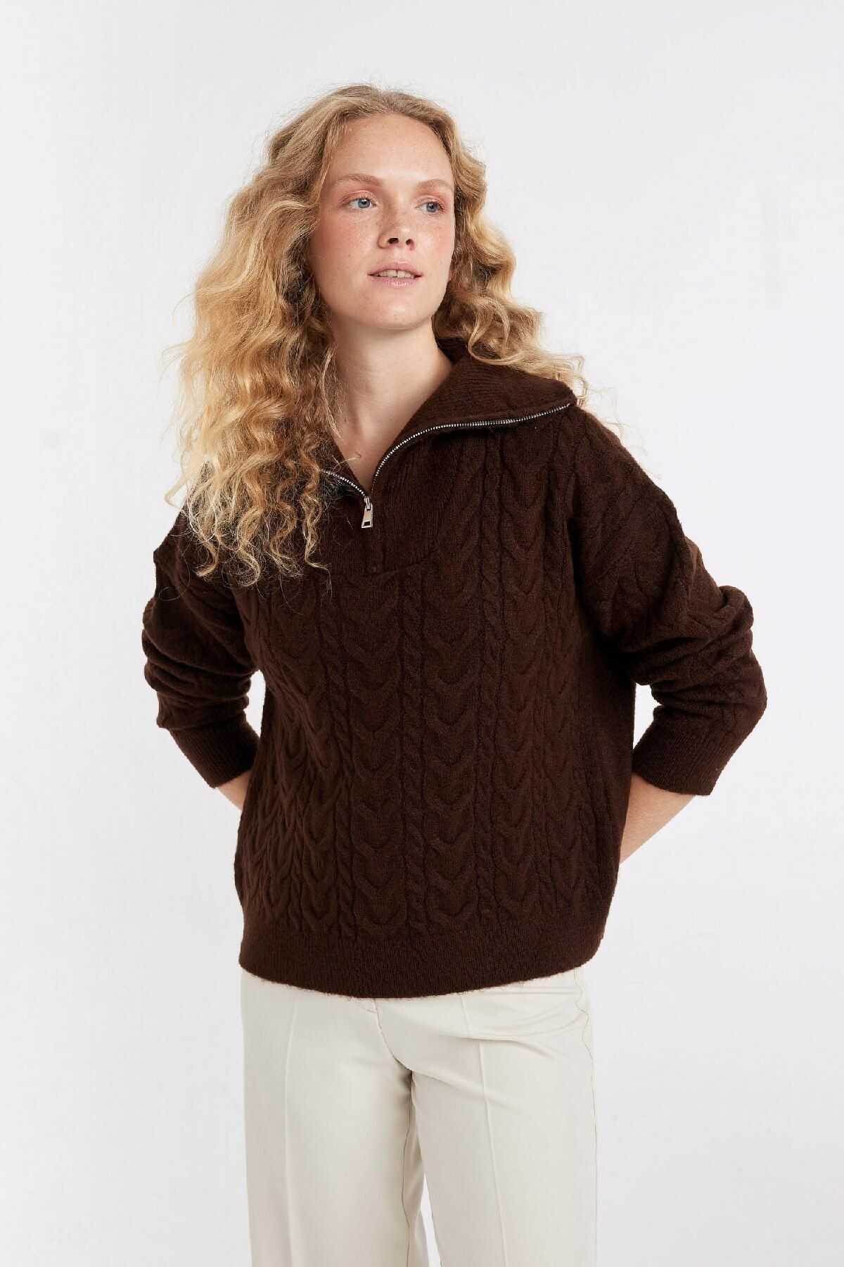 ژاکت یقه زیپی فیت سایز بزرگ