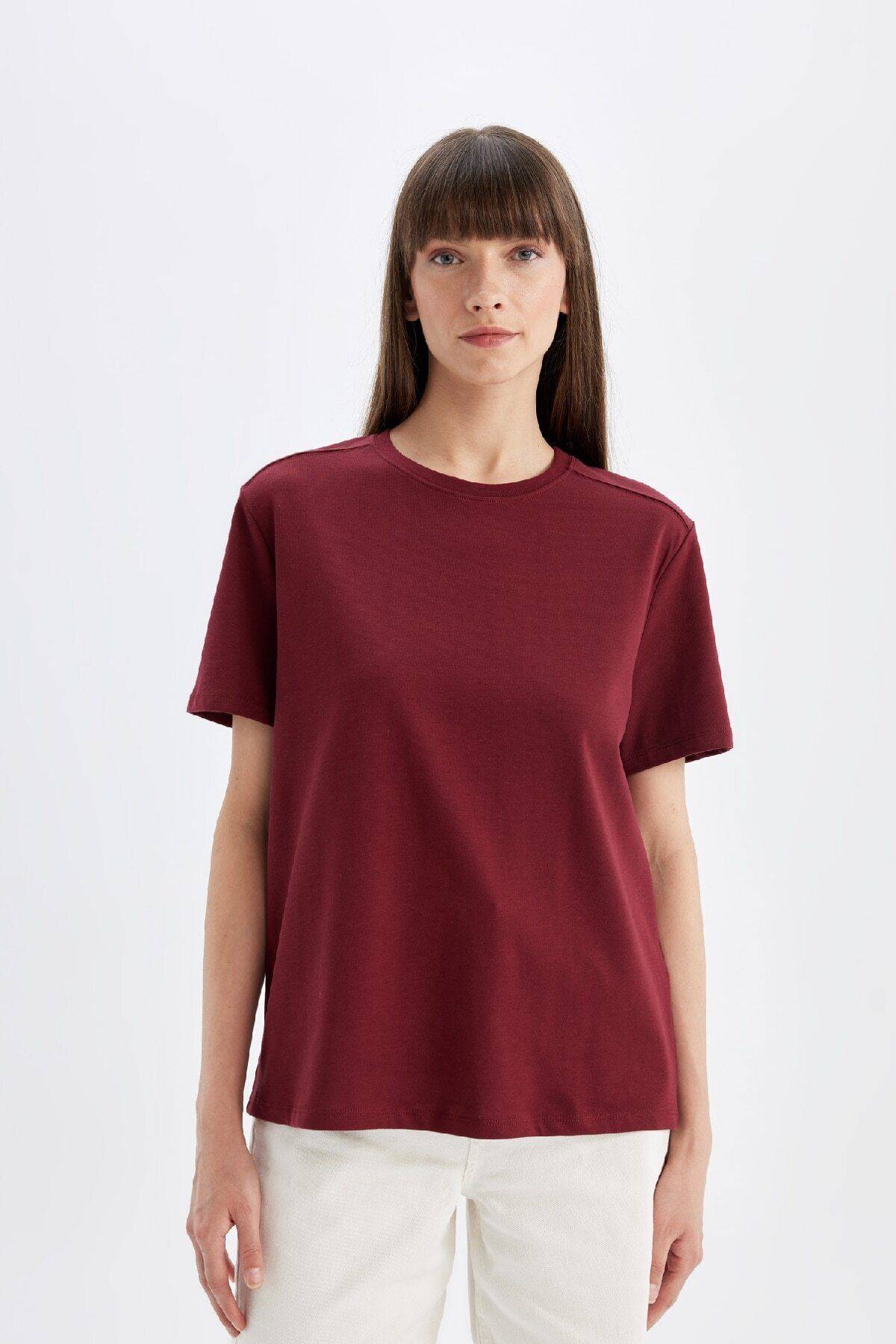 تیشرت آستین کوتاه یقه پریمیوم با تناسب معمولی