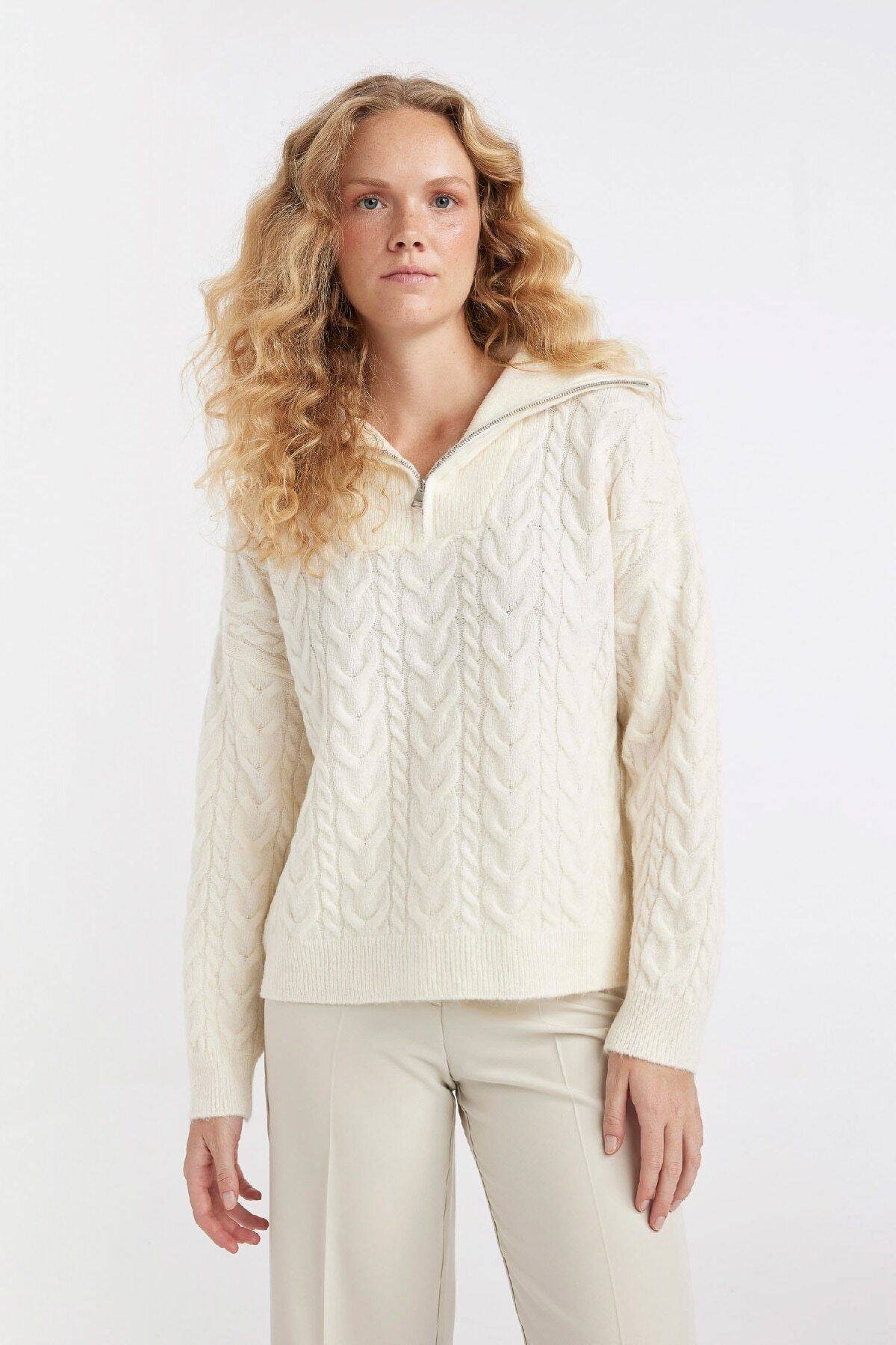 ژاکت یقه زیپی فیت سایز بزرگ