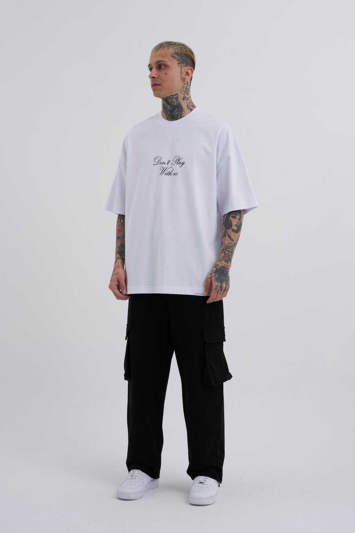 تیشرت سبز بنزینی چاپ شده با تیشرت مردانه بازی نکنید