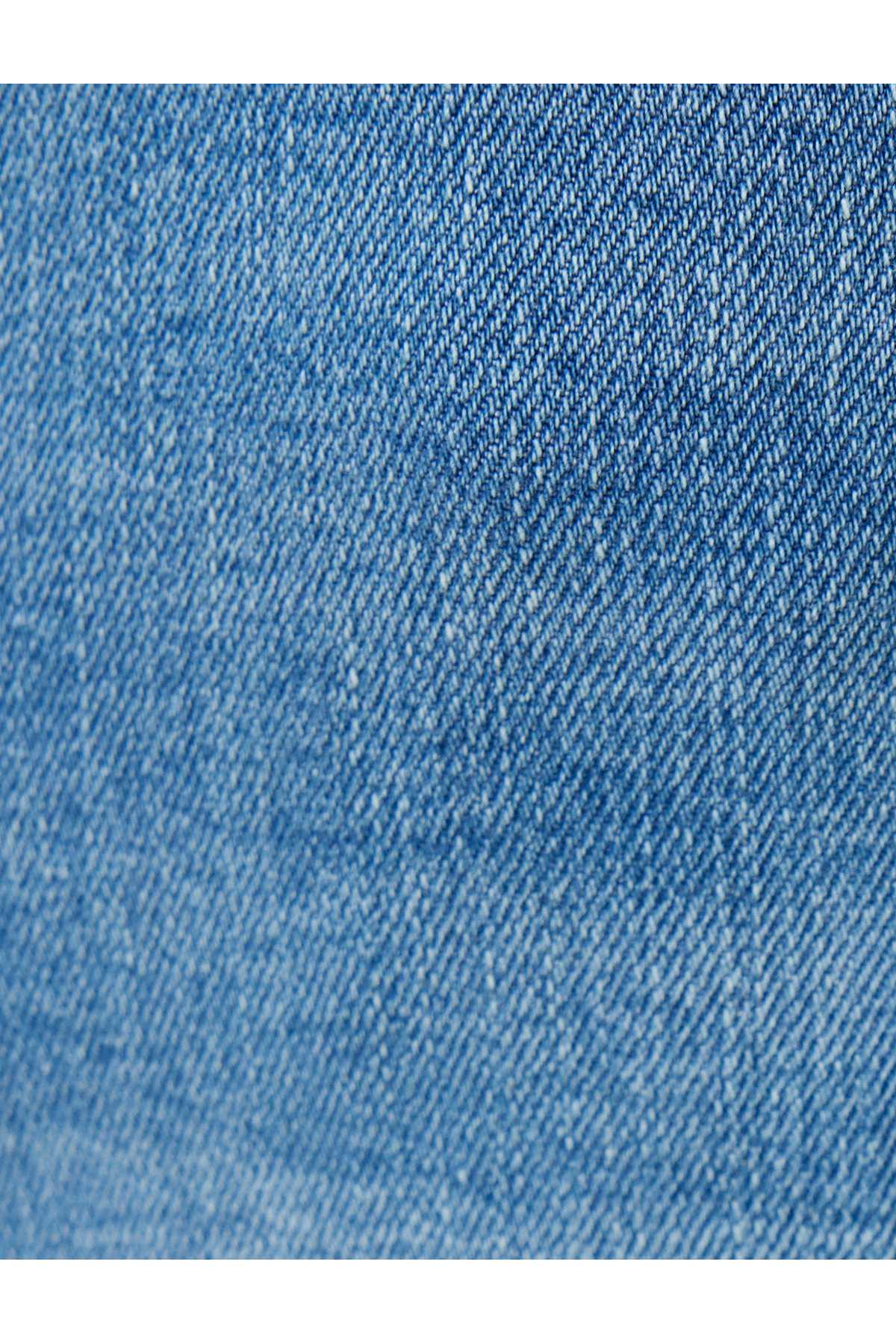 جیب دکمه ای شلوارک جین برمودا باریک با جزئیات