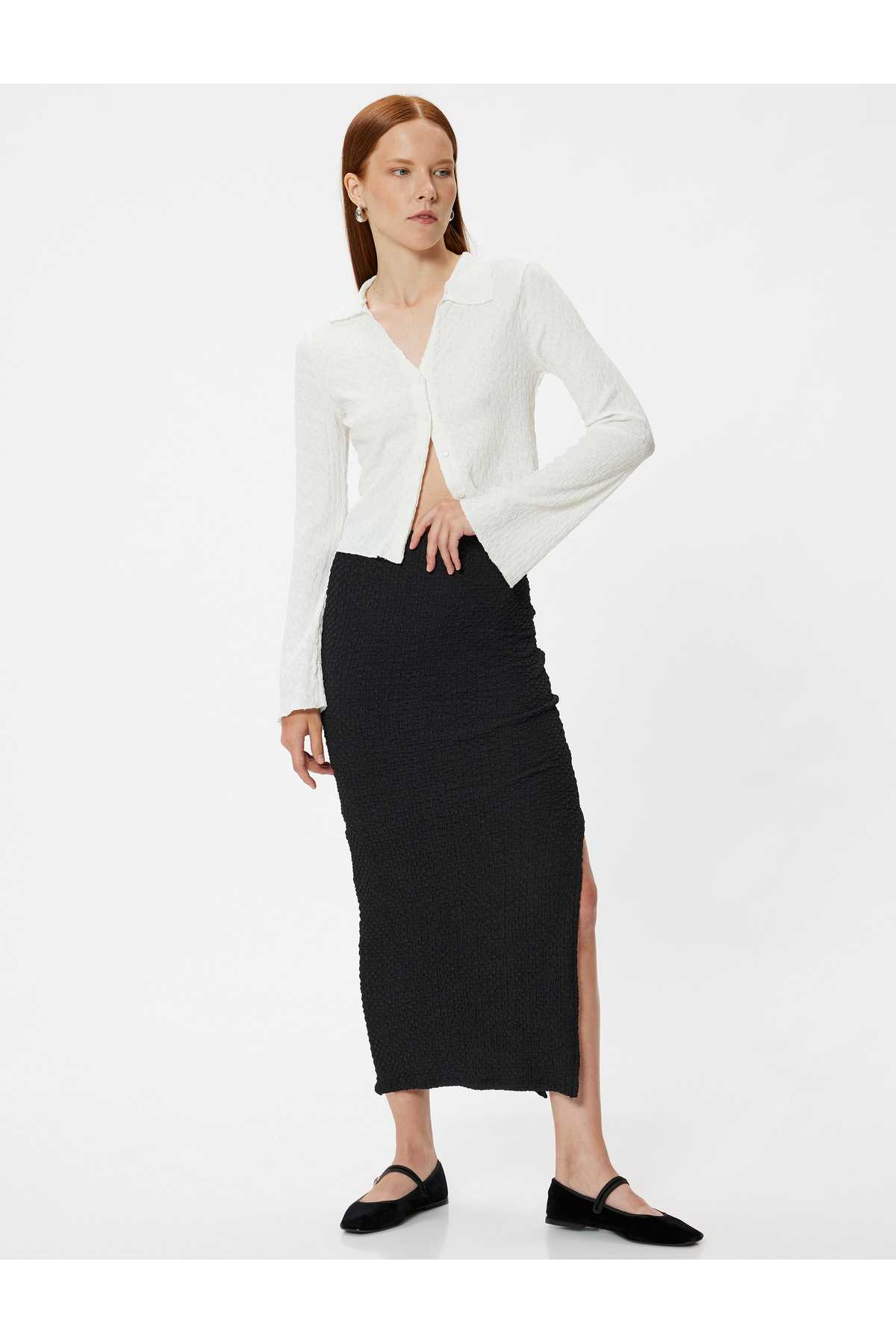 دامن مدادی بافت با چاک میدی با جزییات باریک