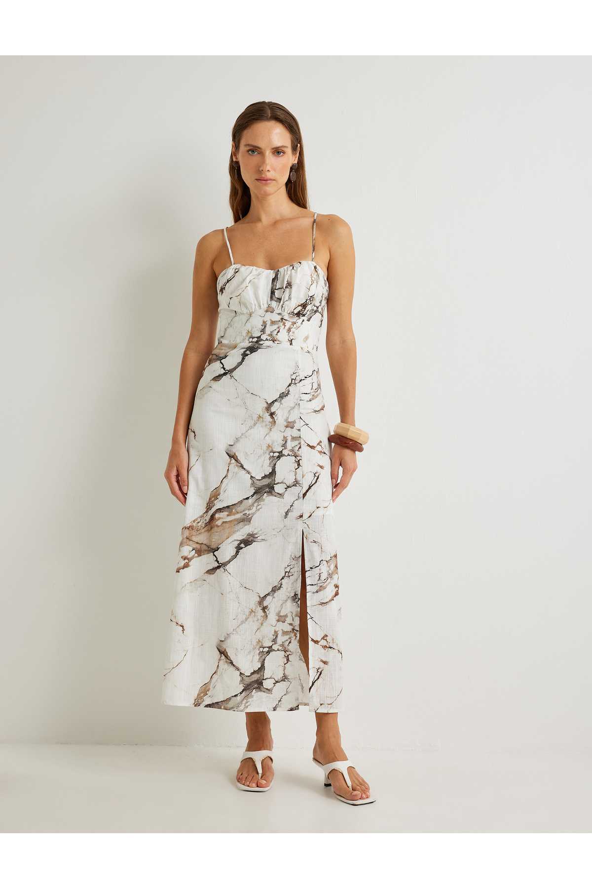 X Şahika Ercümen - لباس میدی