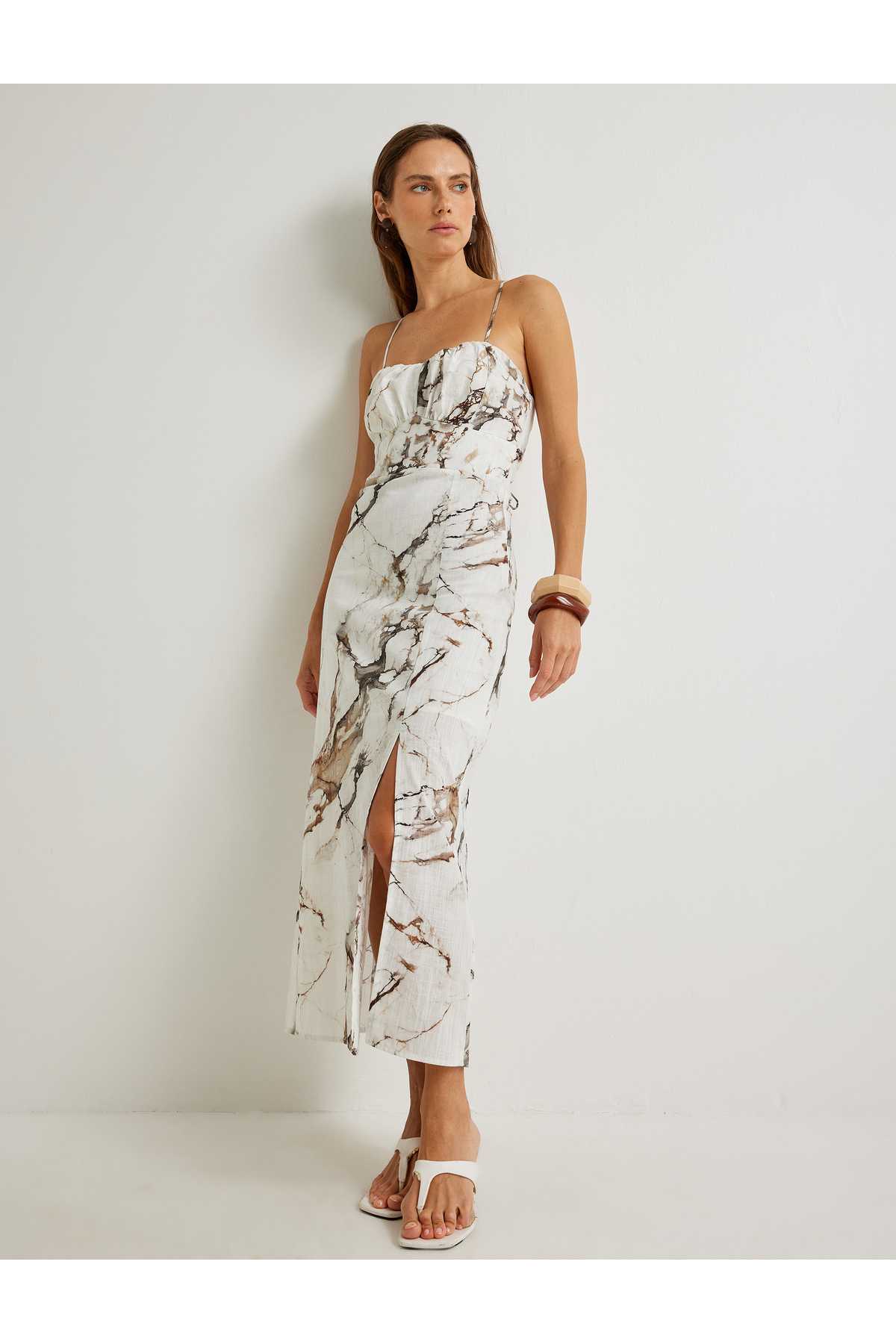 X Şahika Ercümen - لباس میدی