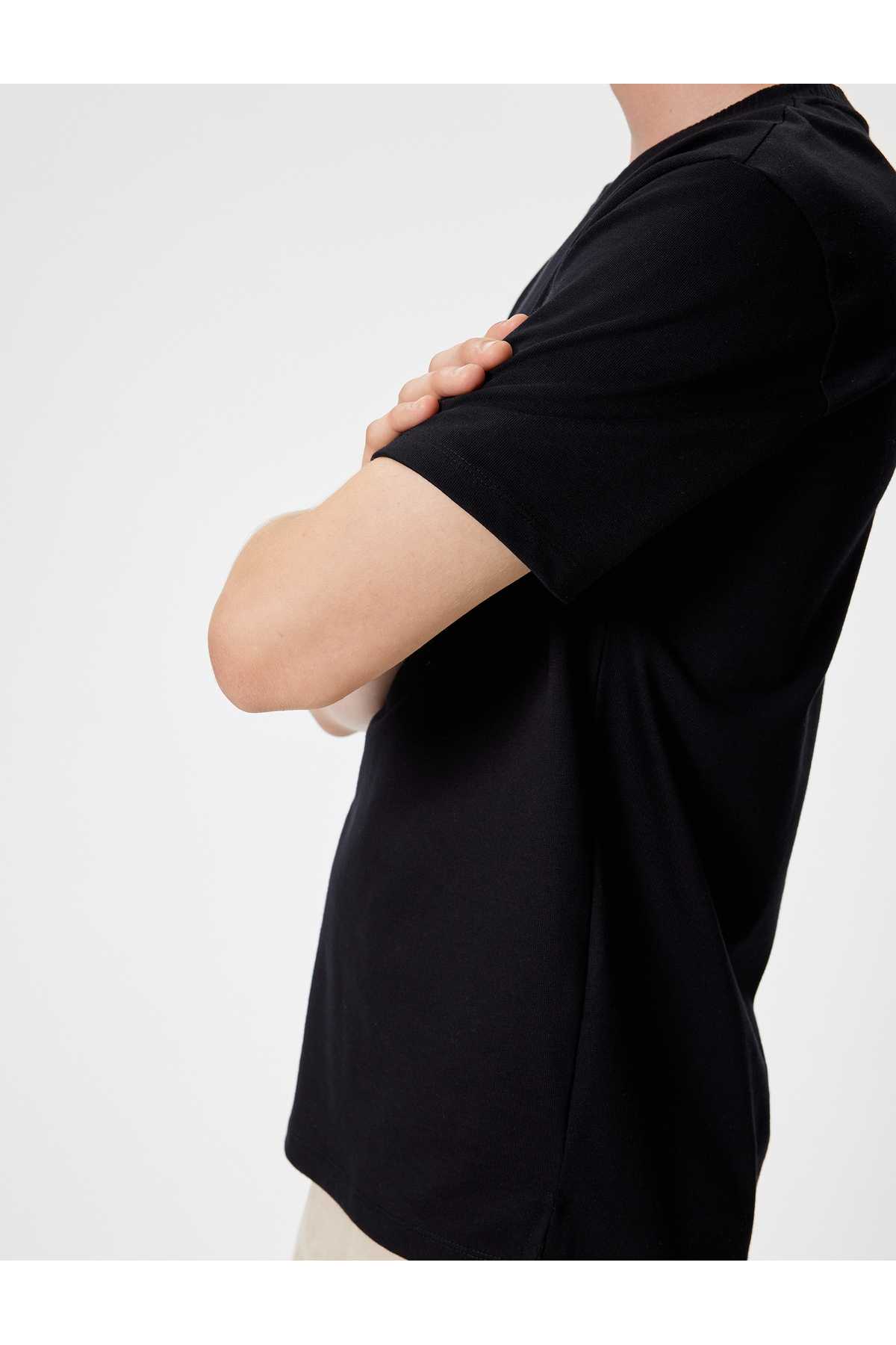 تیشرت پایه یقه خدمه آستین کوتاه نخی