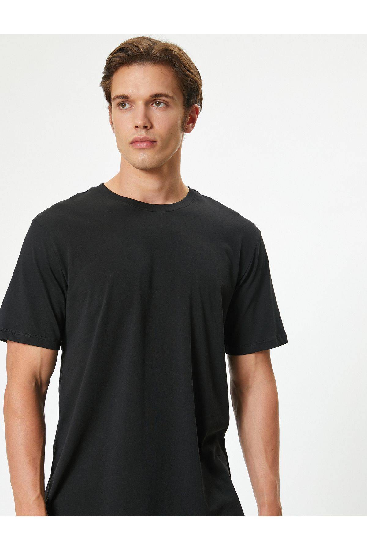 تیشرت پایه آستین کوتاه یقه خدمه