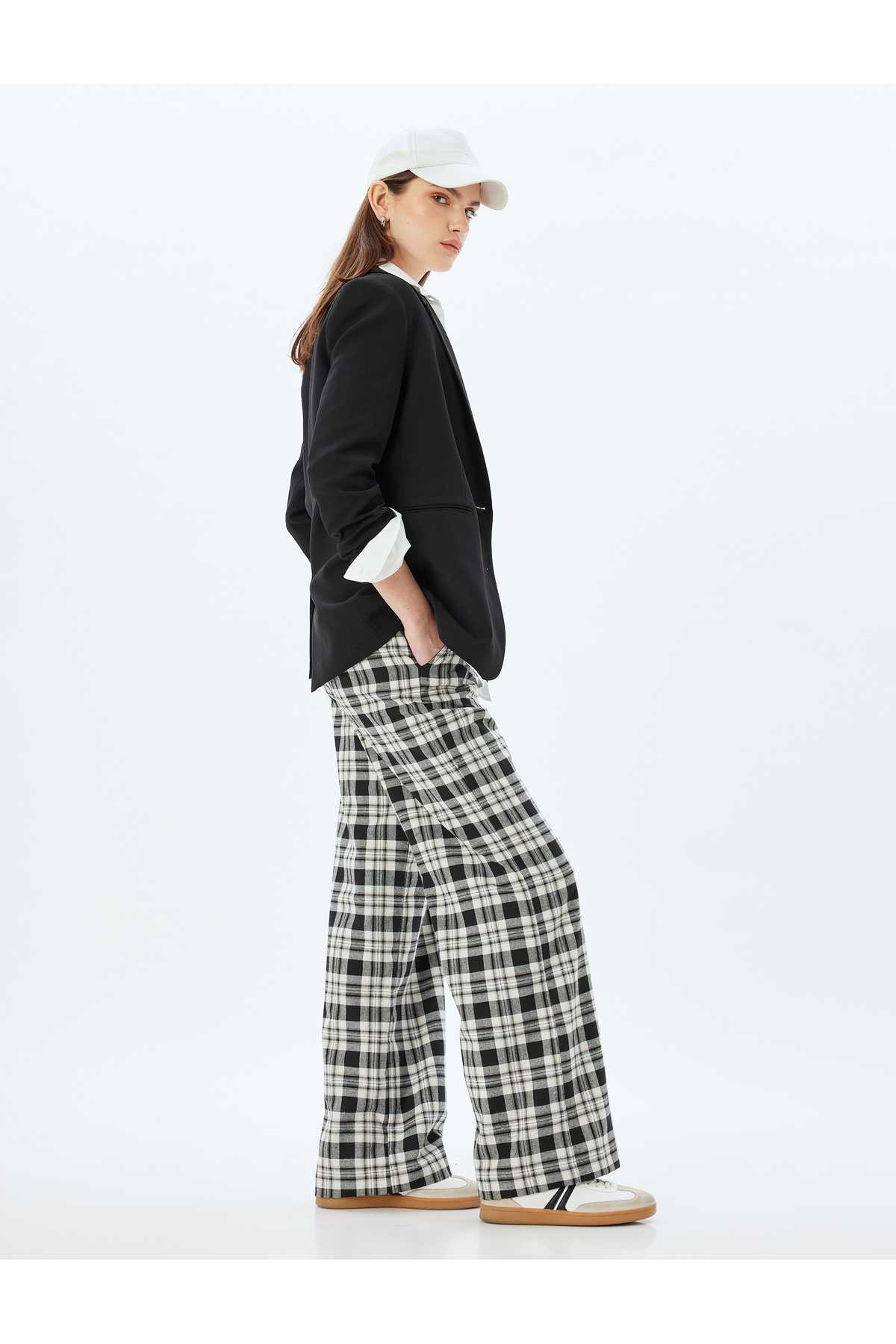 شلوار پیژامه گشاد و مناسب جیب کمری