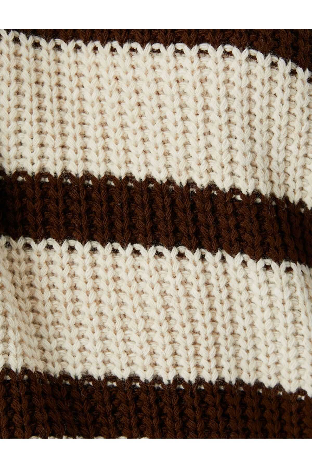 ژاکت بافتنی نیم یقه یقه