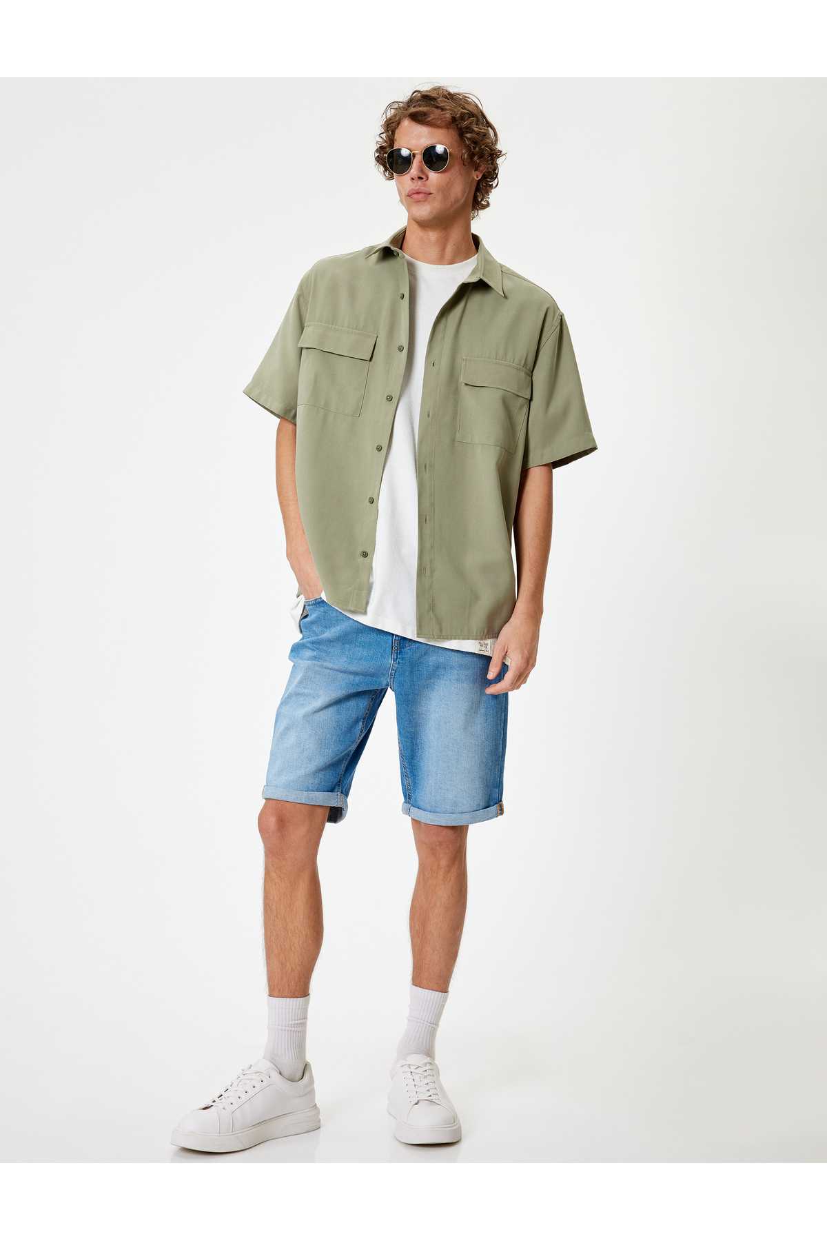 شلوارک جین باریک با دکمه کاف تاشو برمودا