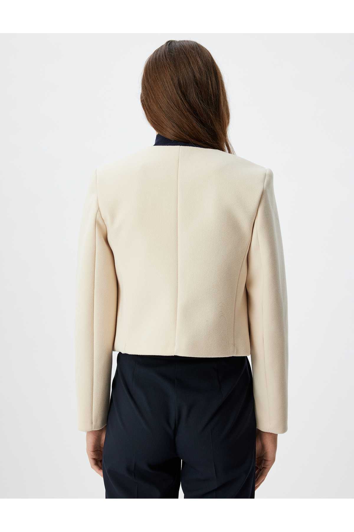 ژاکت کراپ بدون یقه دکمه دار آستین بلند