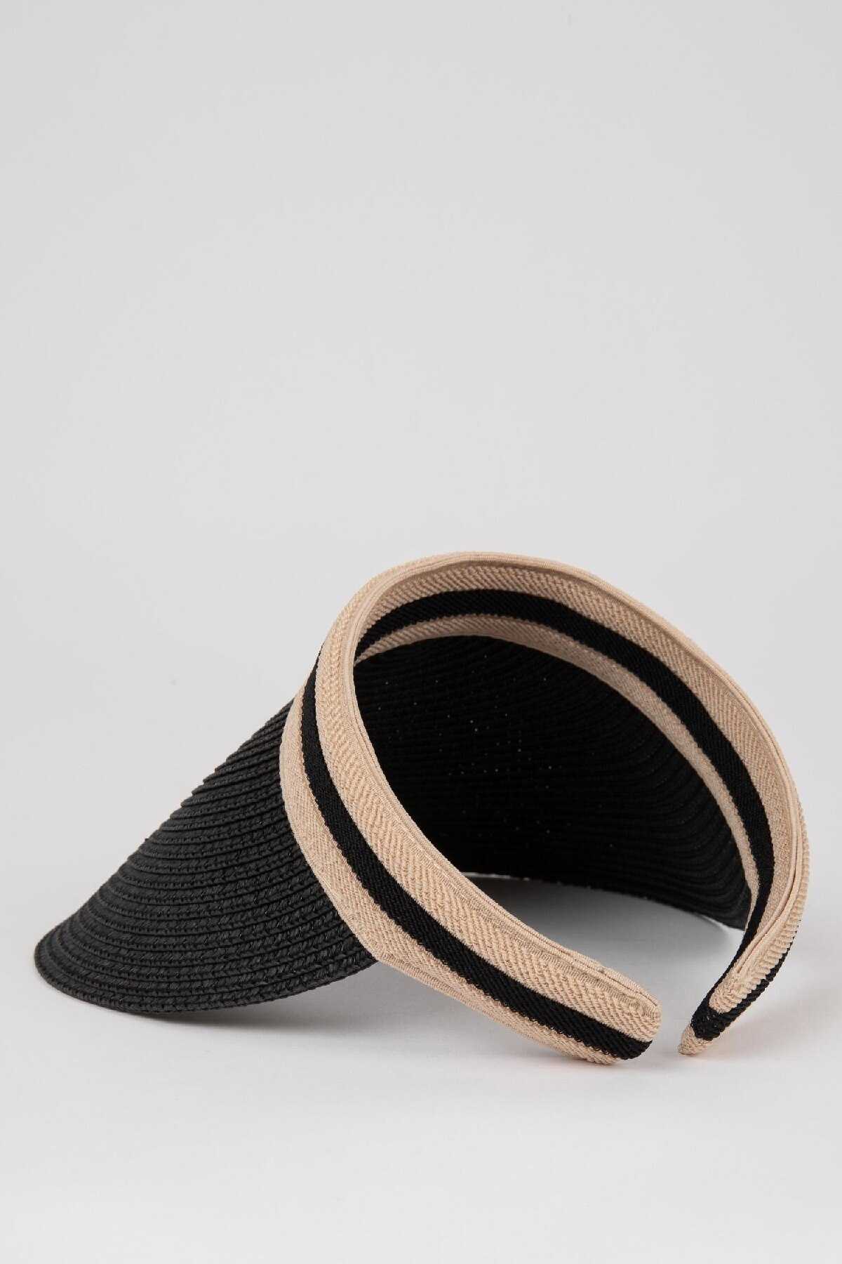 کلاه حصیری زنانه