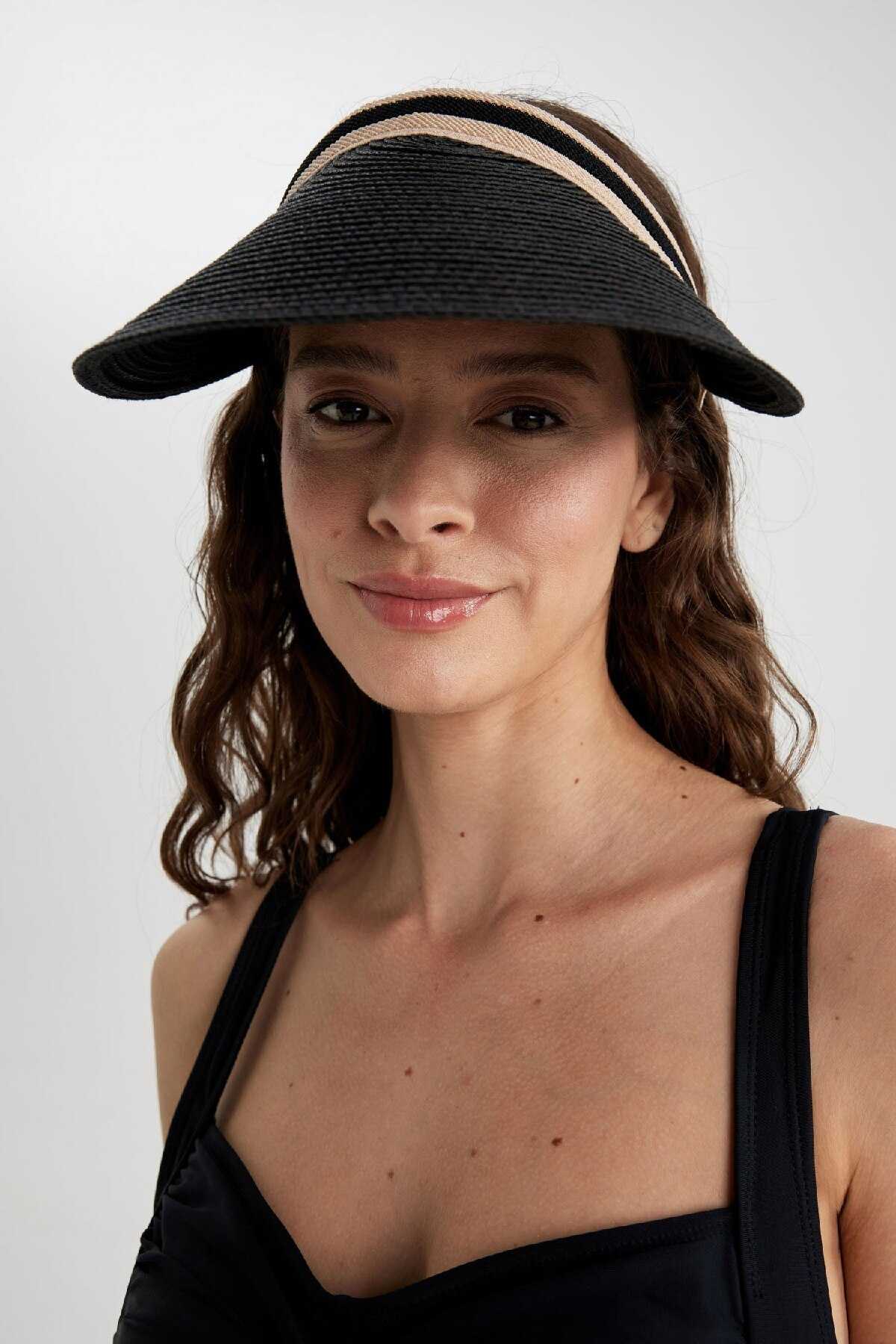 کلاه حصیری زنانه