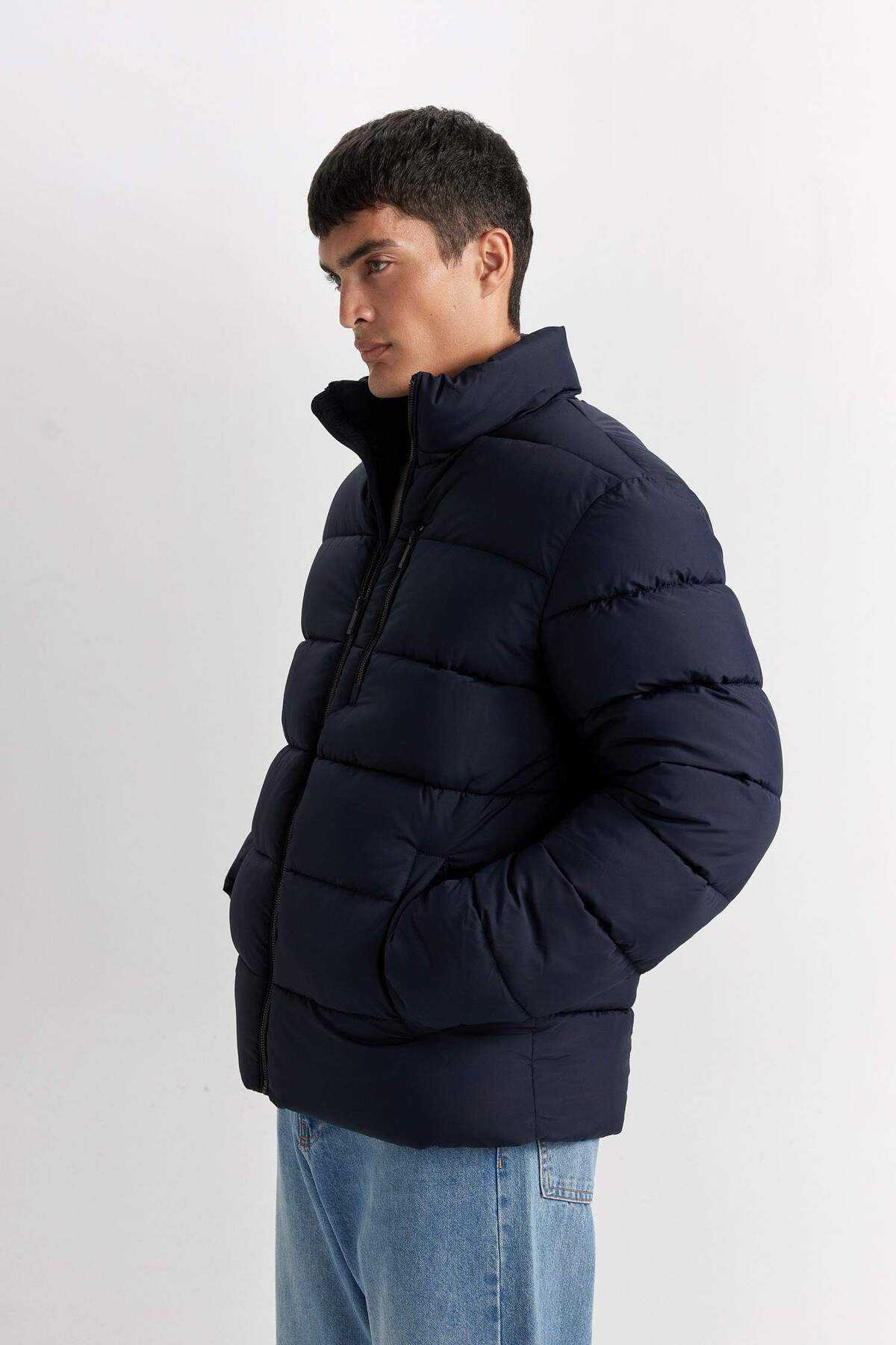 ژاکت پفی ضد باد ضد آب جیب زیپ دار یقه باریک و باریک