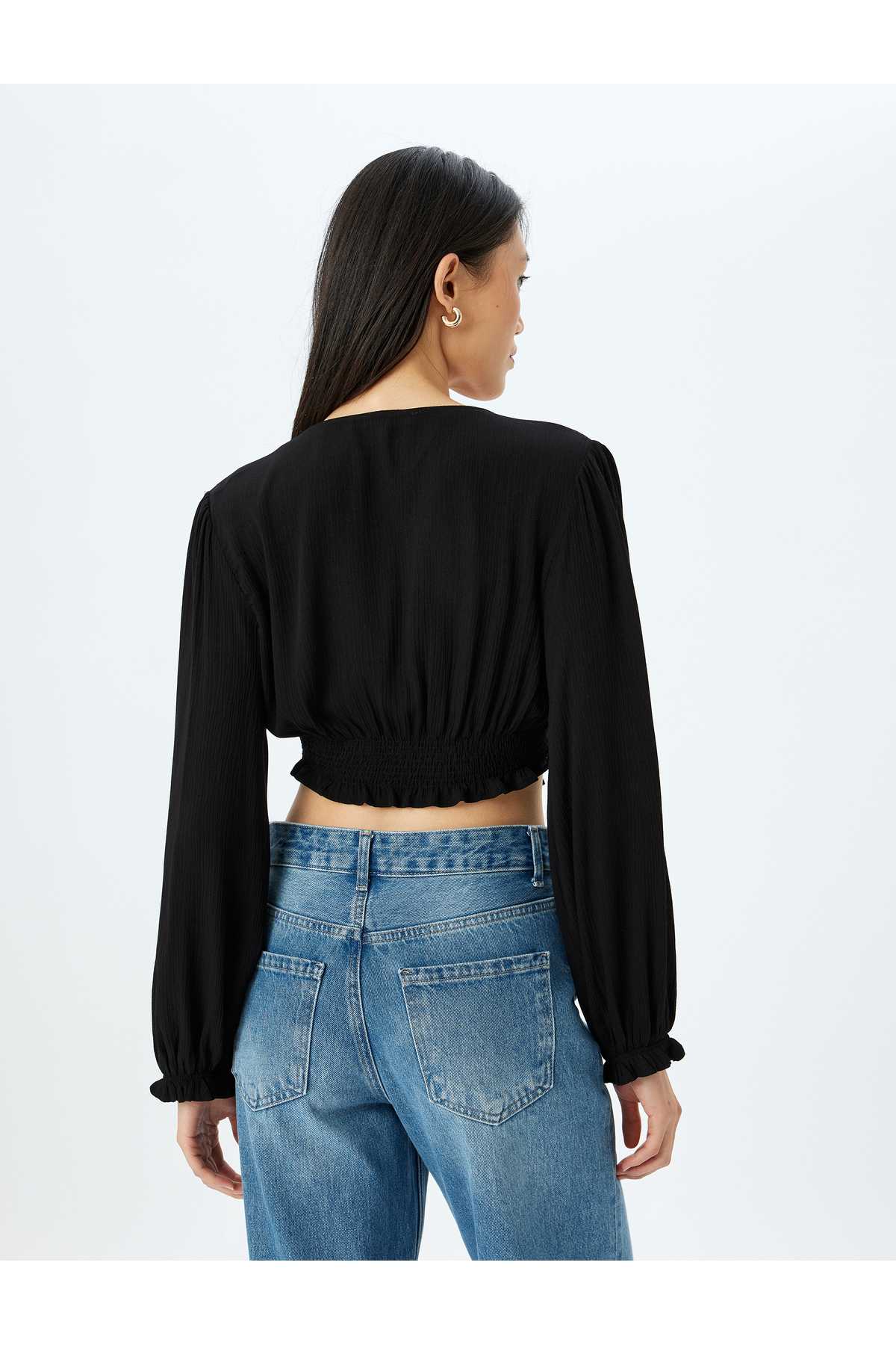 بلوز آستین بلند با جزئیات کراوات دکمه دار ویسکوز کراپ