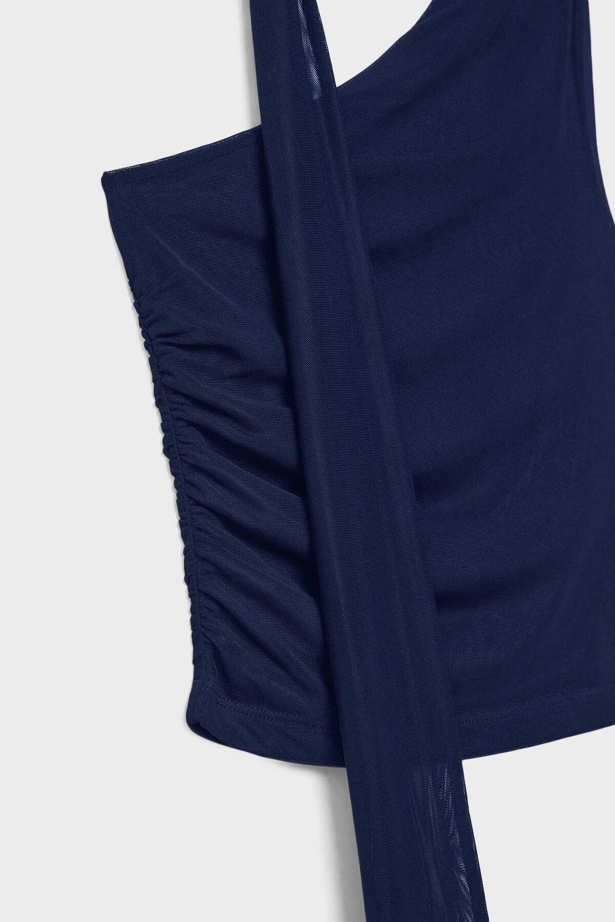 توپ لاله نامتقارن با روسری