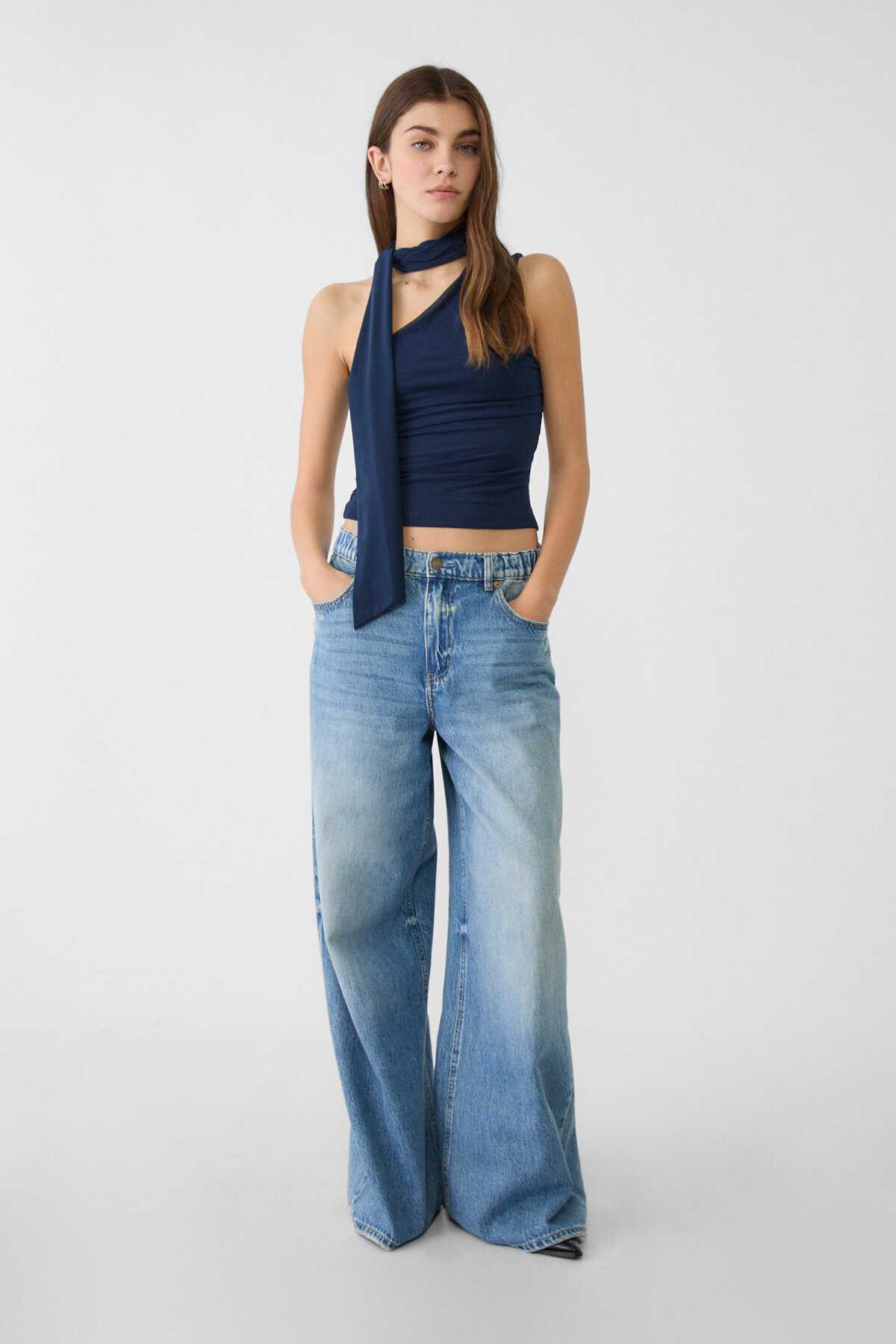 توپ لاله نامتقارن با روسری