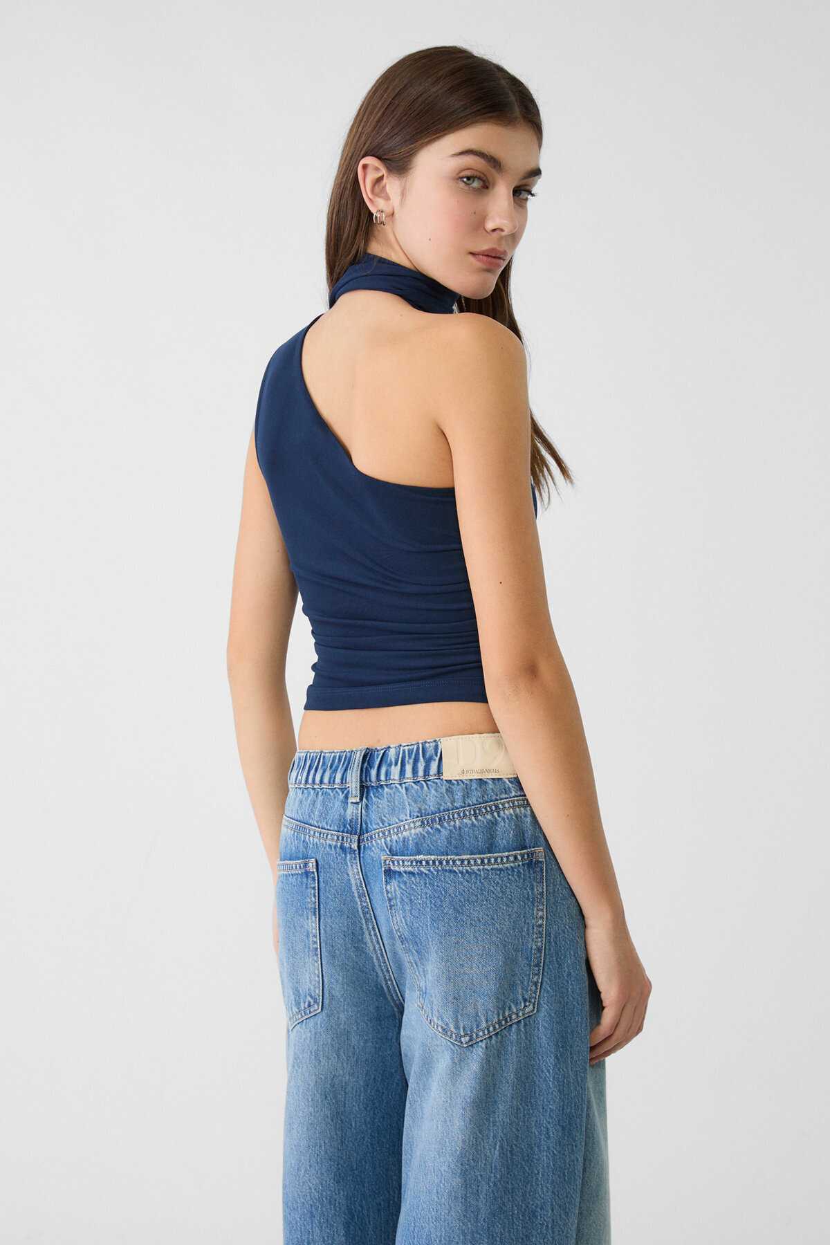 توپ لاله نامتقارن با روسری