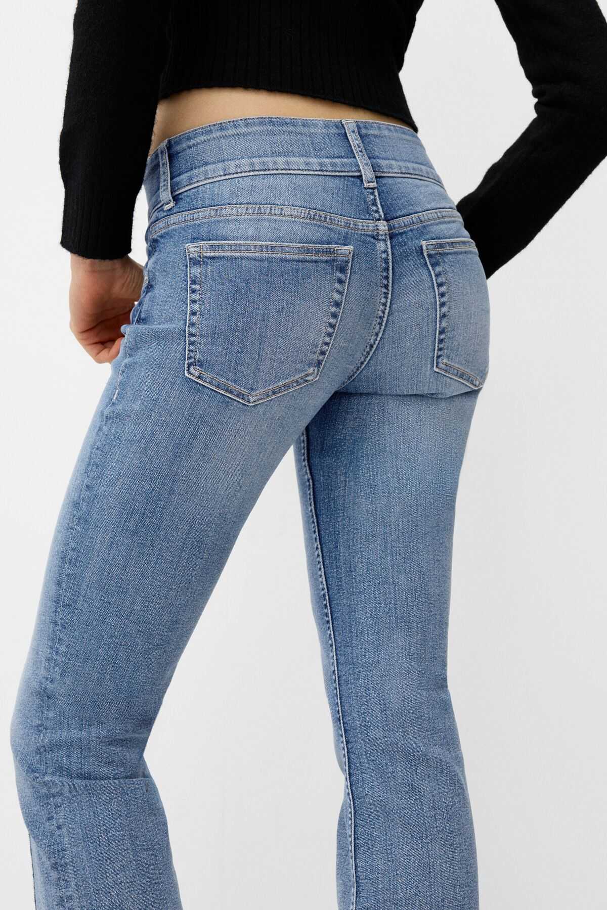 شلوار جین با کمر کوتاه